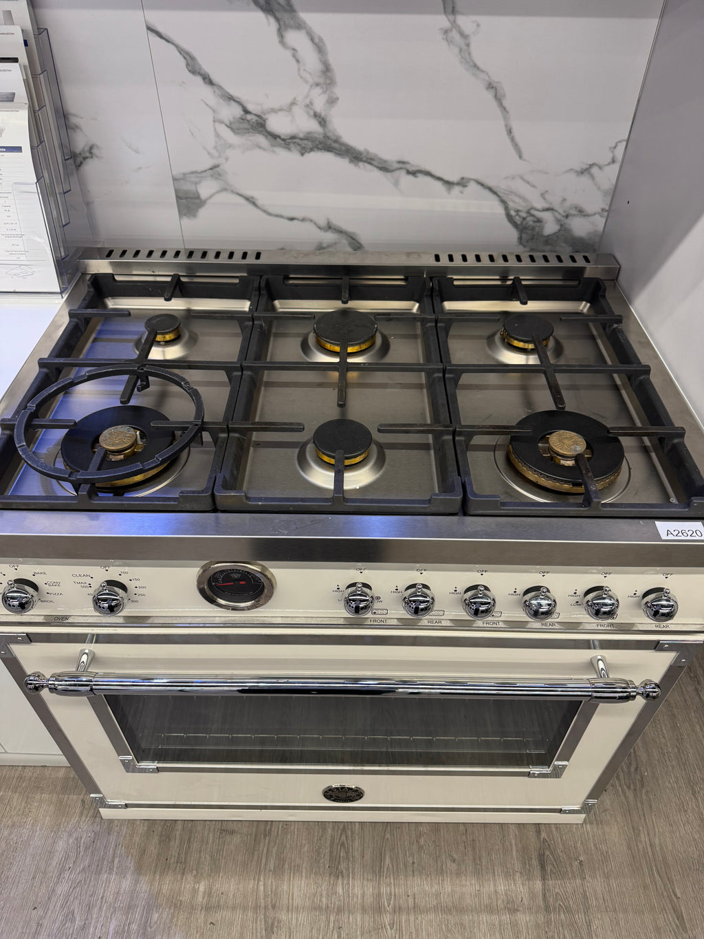 OPEN BOX Bertazzoni Heritage 36" Dual Fuel Range HER366BCFEPAVT – Avorio Ivory | Ottawa