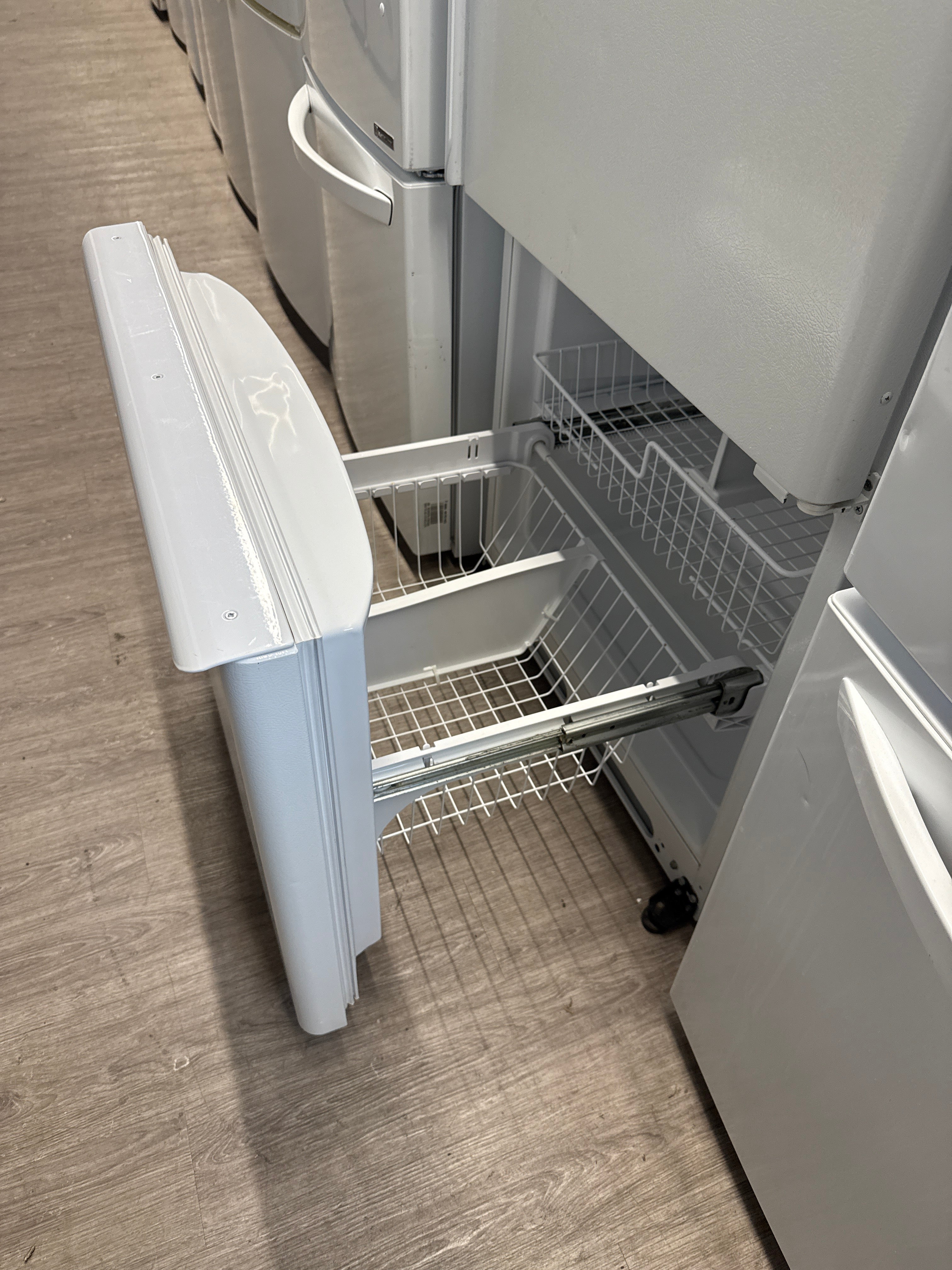 Kenmore 30" Bottom Freezer Refrigerator - 596.66032601