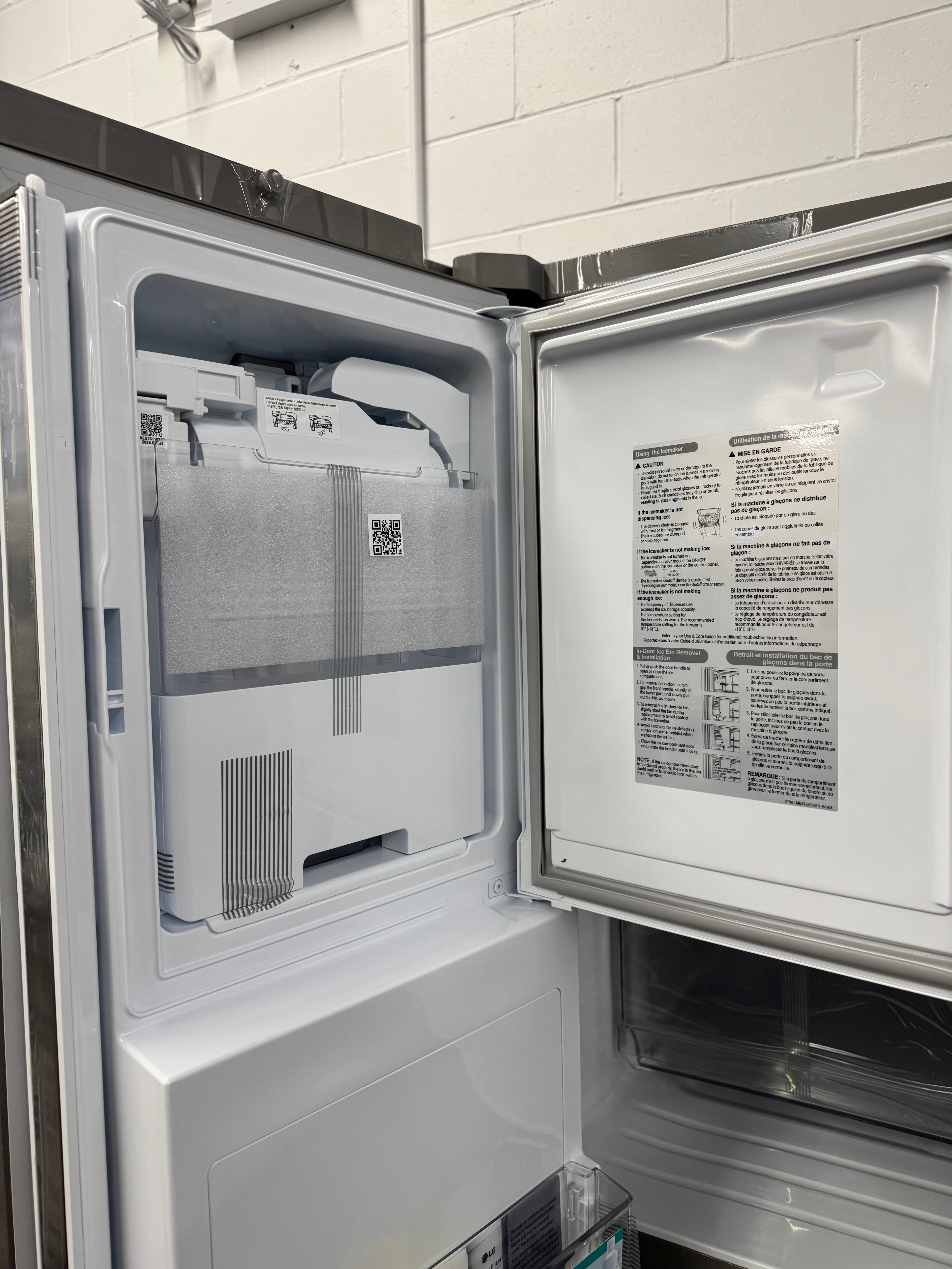 NEW - LG 36” French Door Fridge With Water Dispenser- LF29S8365S (1 YEAR MANUFACTURER WARRANTY)