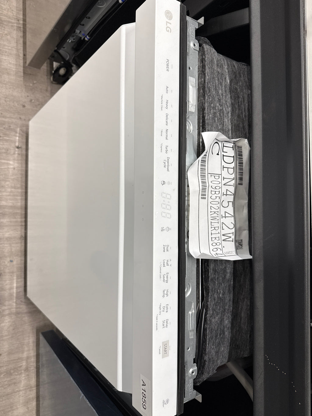 NEW - LG 24" Built-In Dishwasher - LDPN4542W