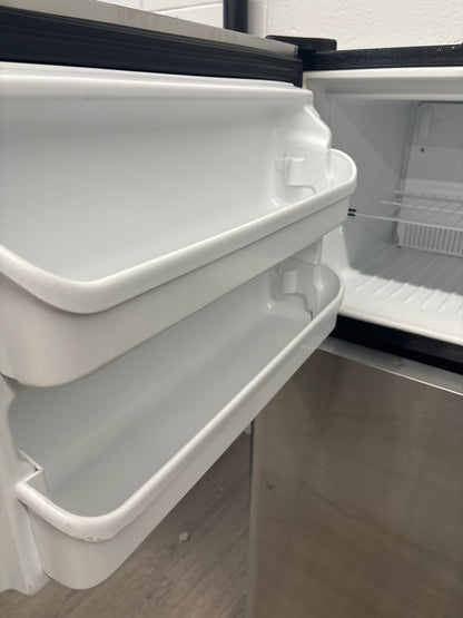 Frigidaire 30 Inch Top Freezer Fridge