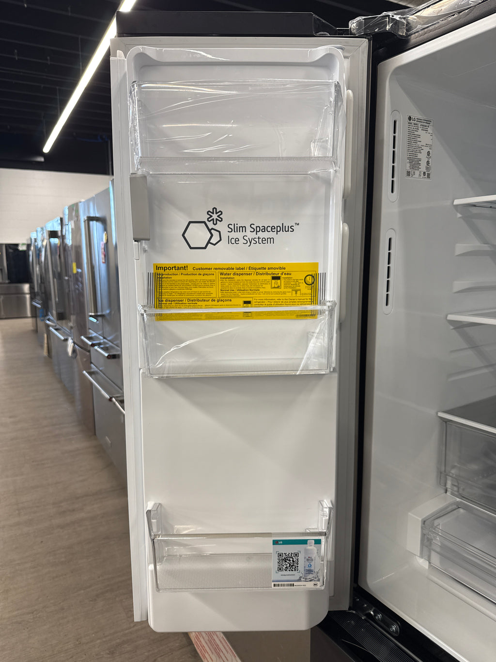 OPEN BOX - LG 33” French Door with Water & Ice Dispenser - LF25S6330D