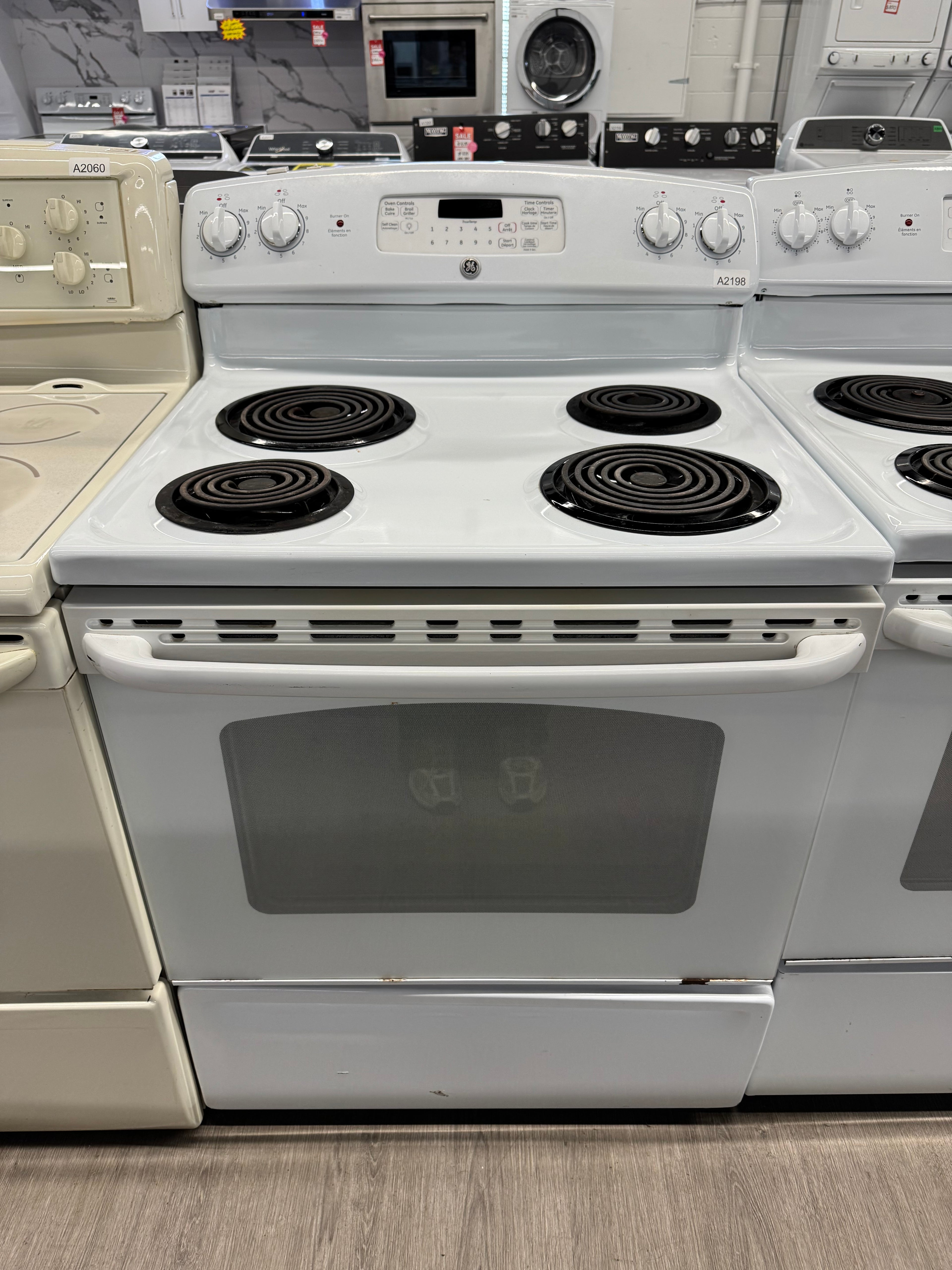 GE 30” Freestanding Coil Top Range - JCBP350DT2WW