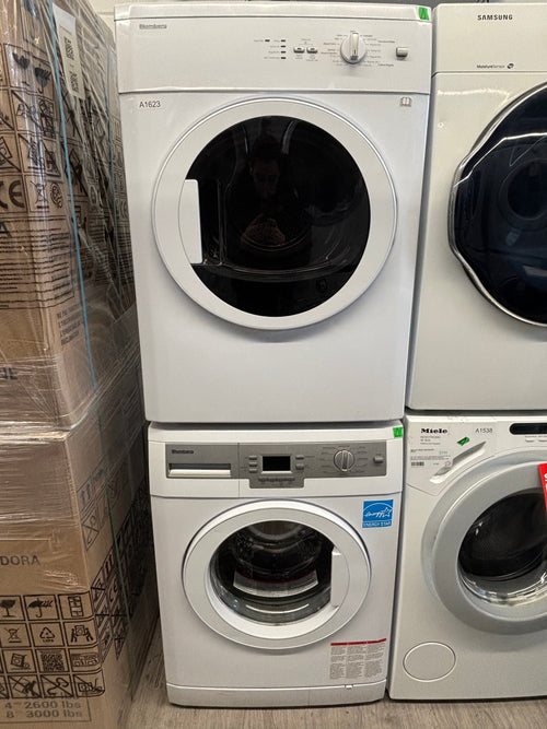 Blomberg 24” Front Load Washer & Dryer Set (WM77120NBL01 & DV17542)