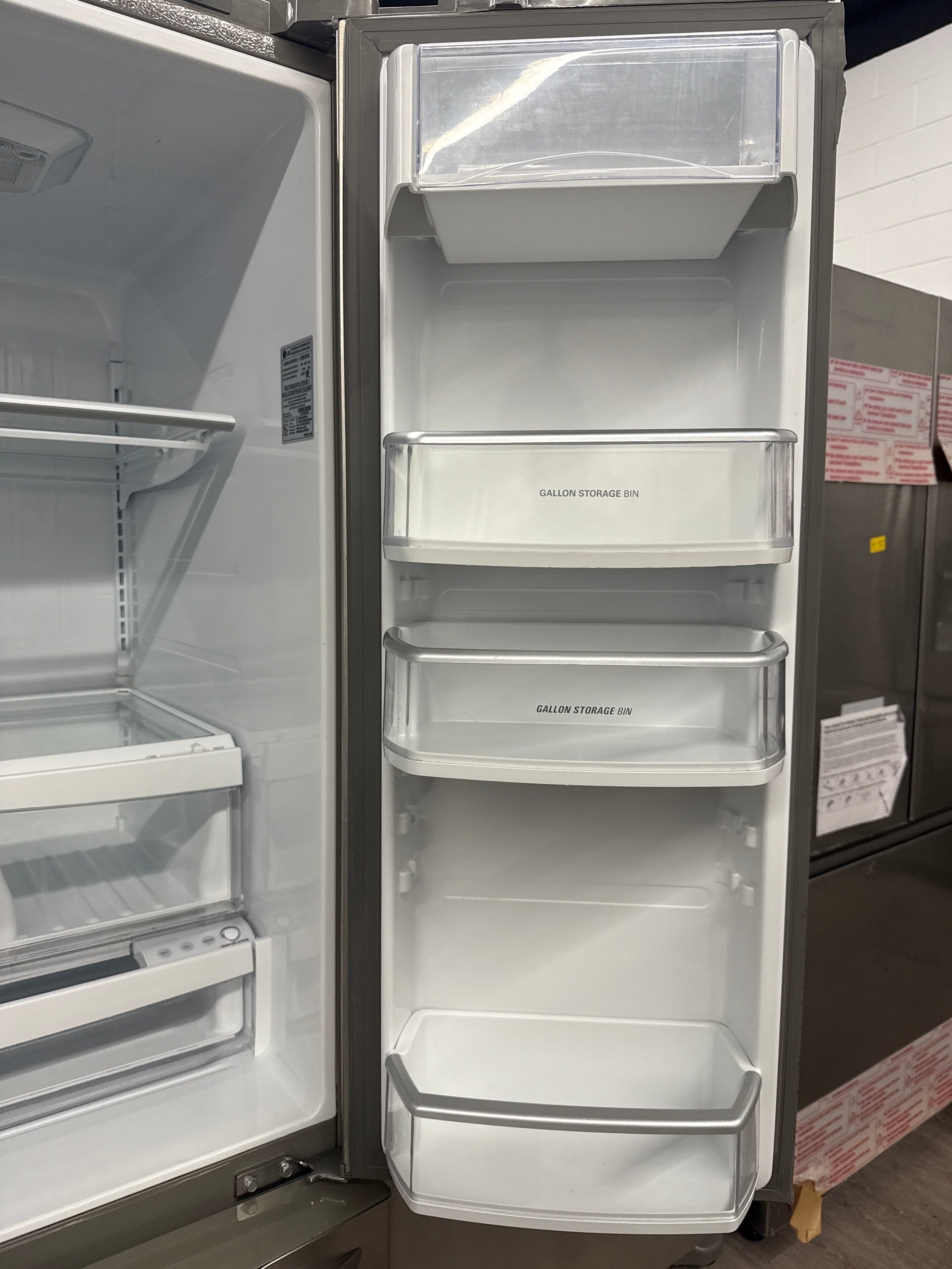 LG 33” French Door Refrigerator with Water & Ice Dispenser - LFX25978ST/00