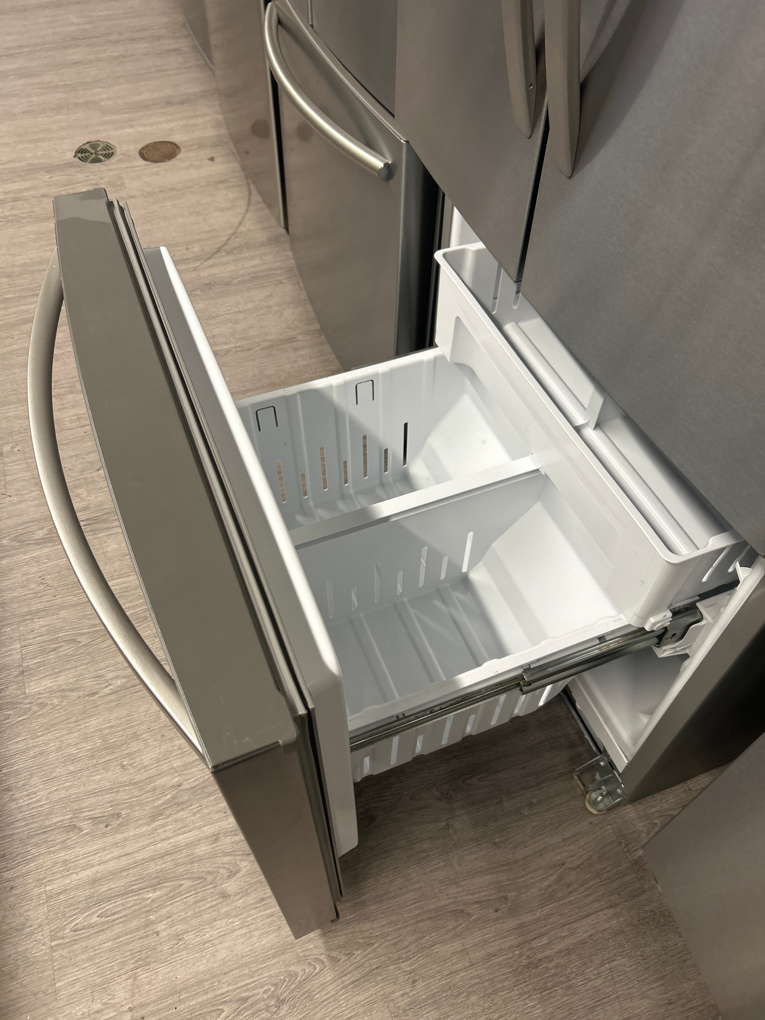 Kenmore 30” Bottom Freezer Refrigerator-106.79403410