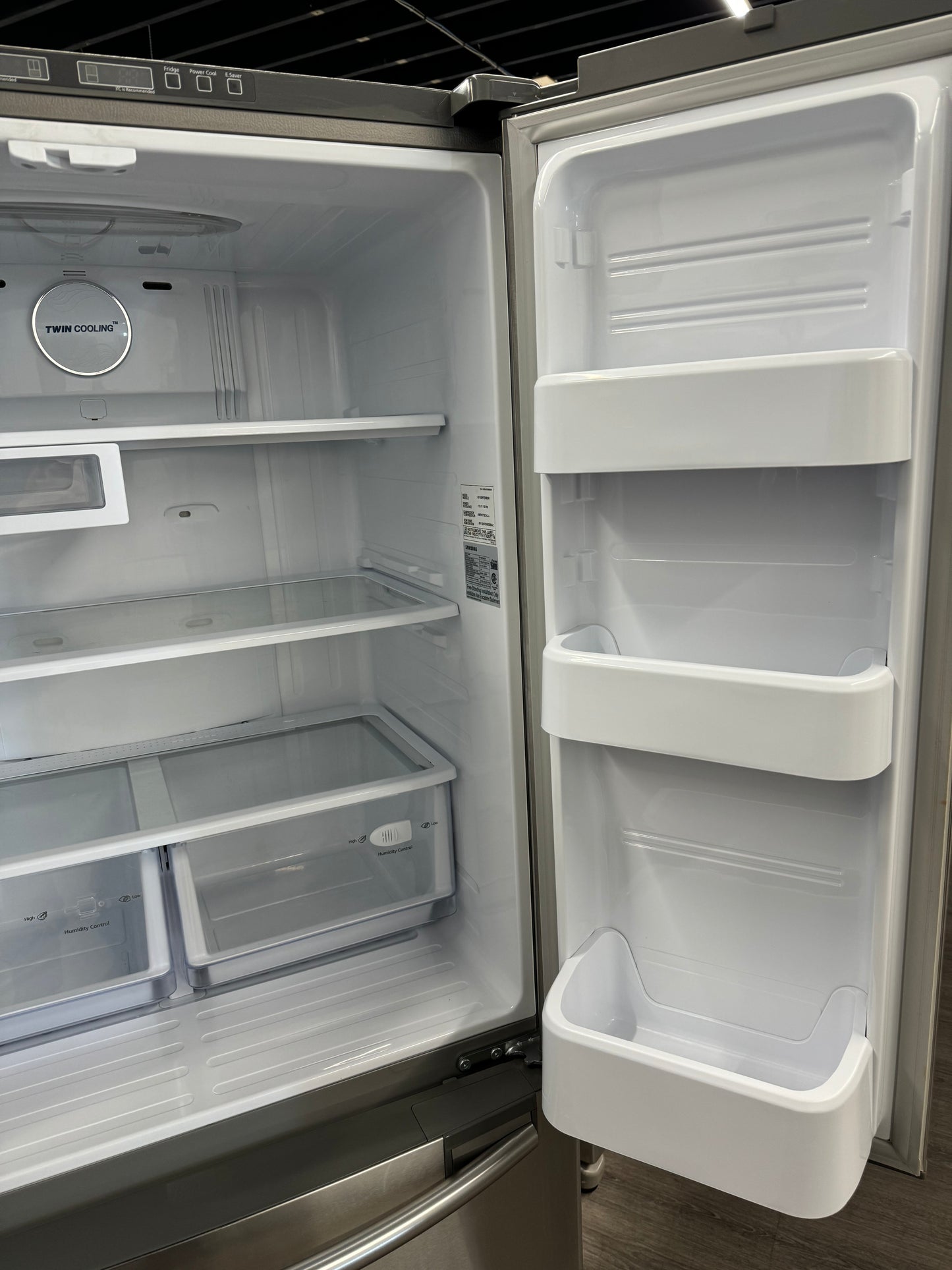 Samsung 33" French Door Fridge With Ice Maker - RF18HFENBSR