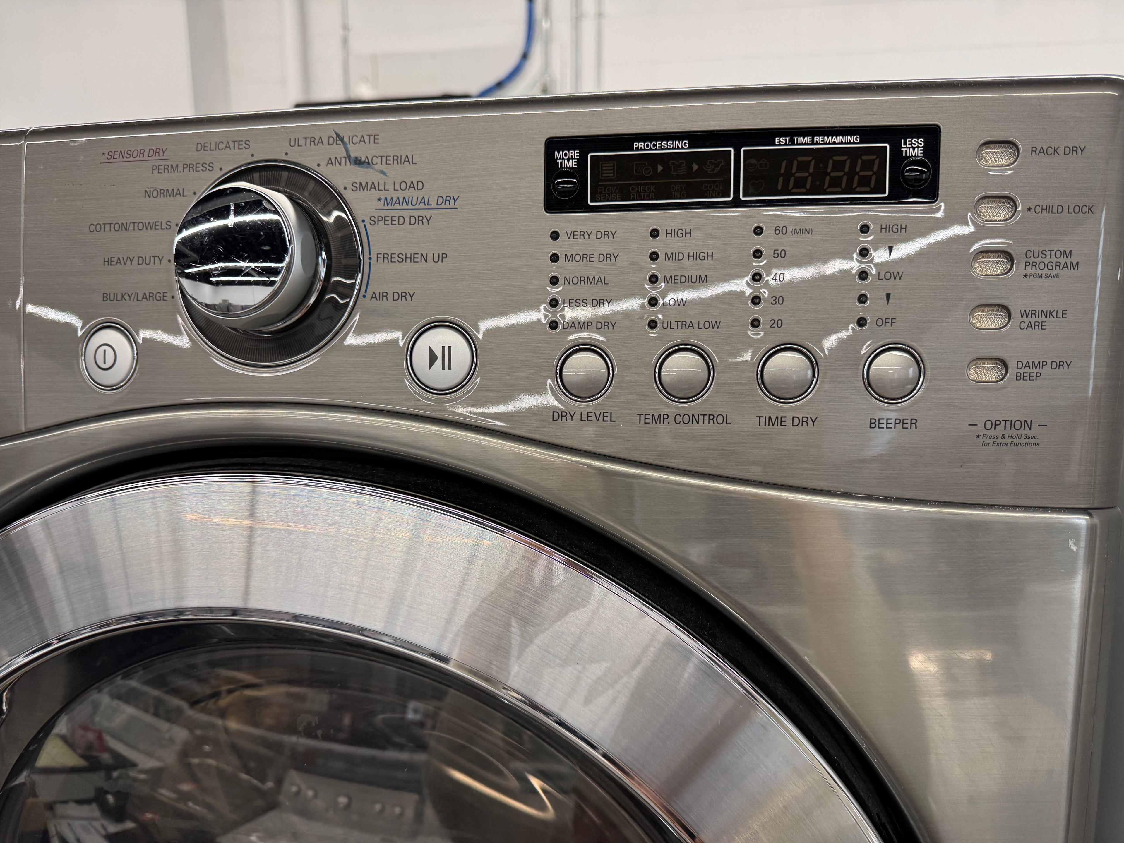 LG 27” Front Load Washer & Dryer Set (WM3370HVA & DLE2701V)