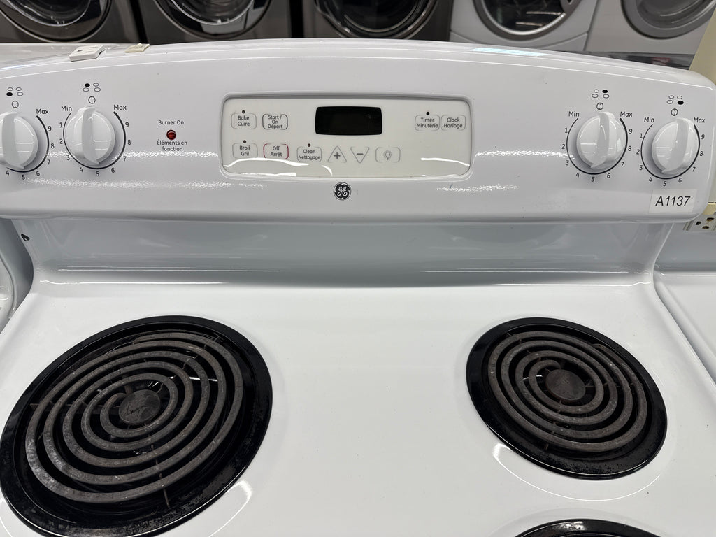 GE 30" Coil Top Range JCBP24D