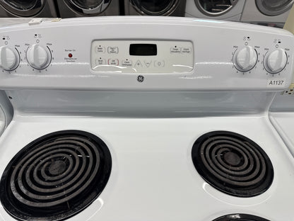 GE 30" Coil Top Range JCBP24D