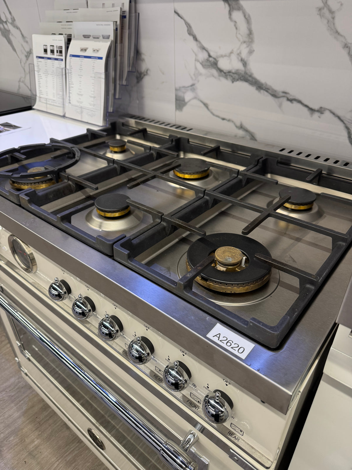 OPEN BOX Bertazzoni Heritage 36" Dual Fuel Range HER366BCFEPAVT – Avorio Ivory | Ottawa