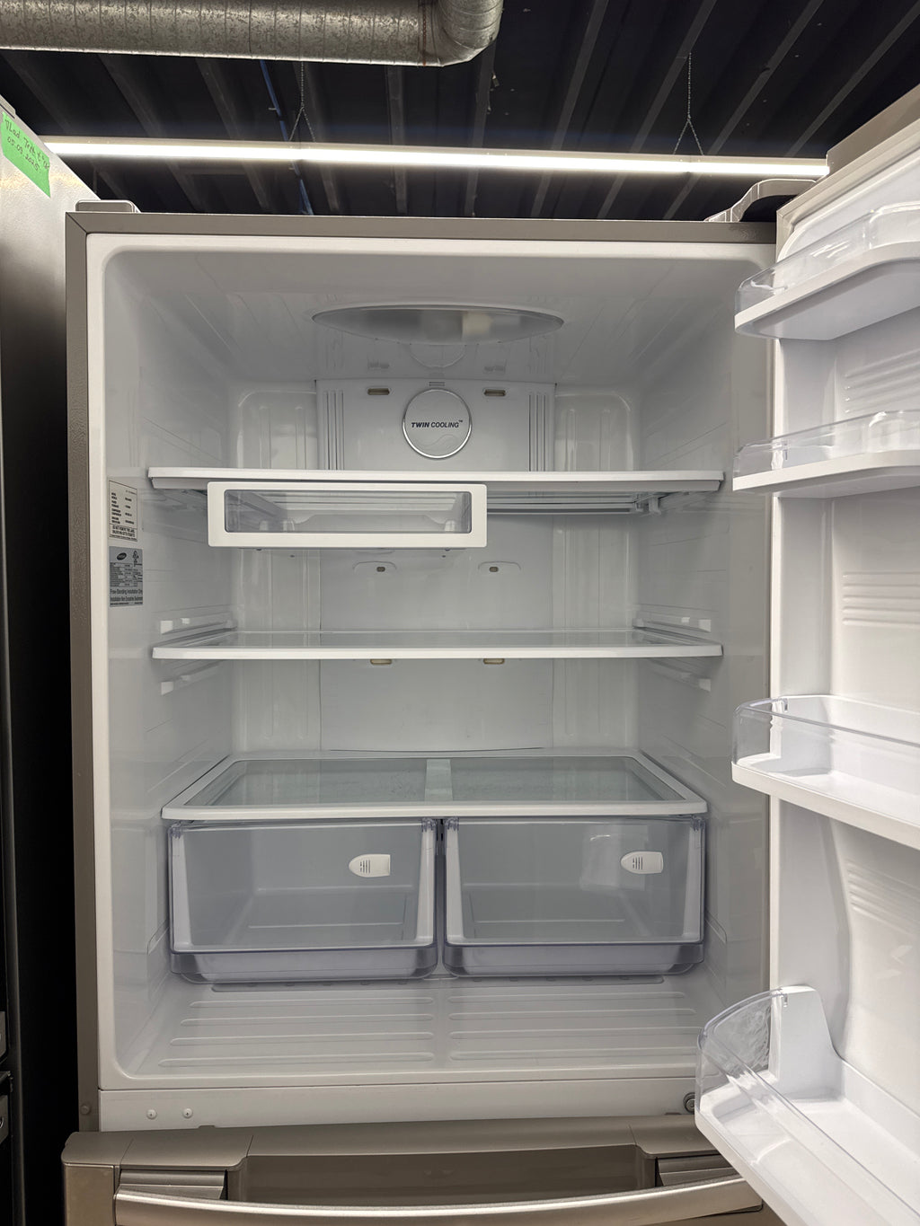 SAMSUNG 33” Bottom freezer refrigerator- RB216ABRS