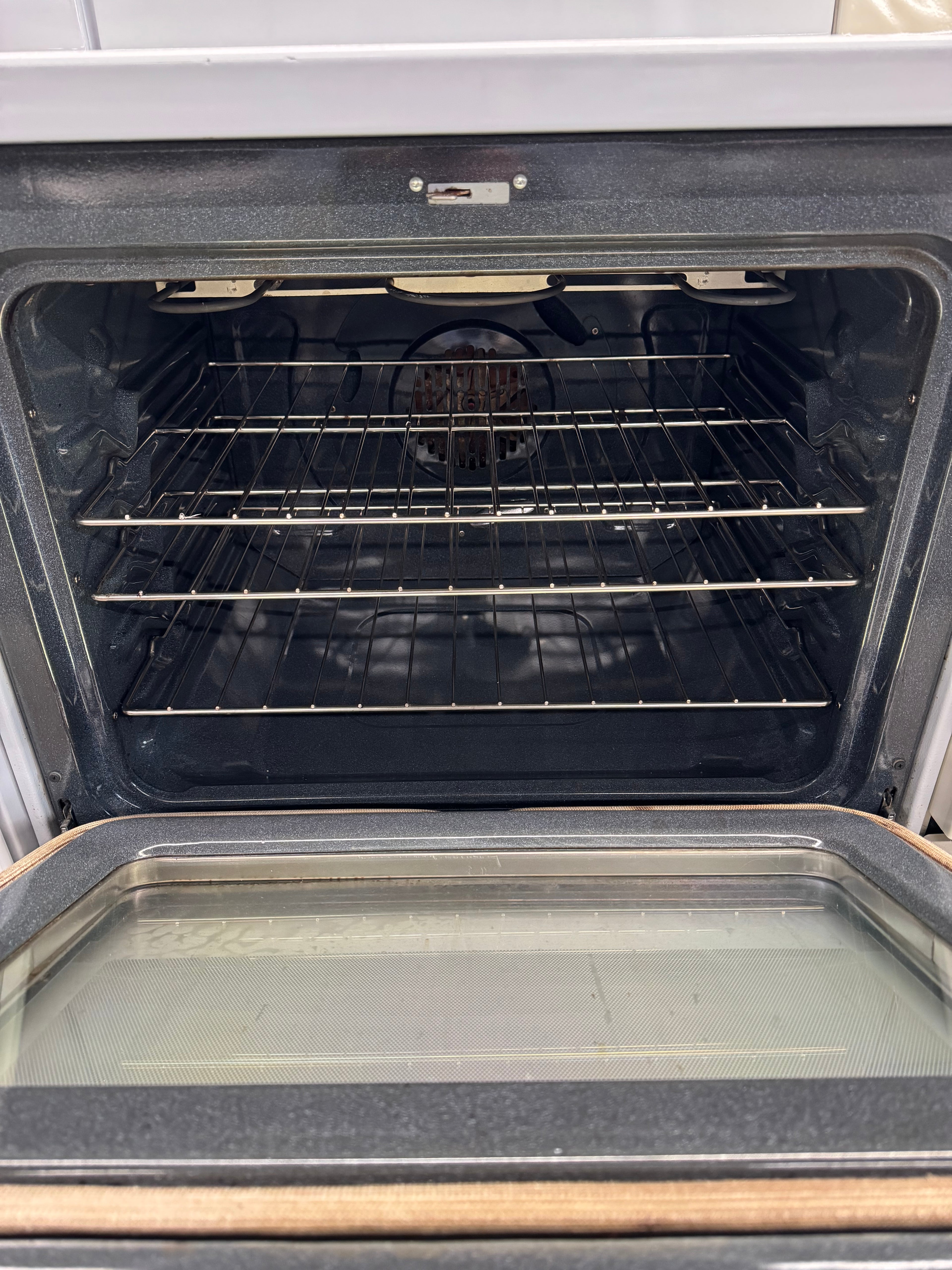GE 30” Freestanding Glass Top Range - HCB860DK1WW