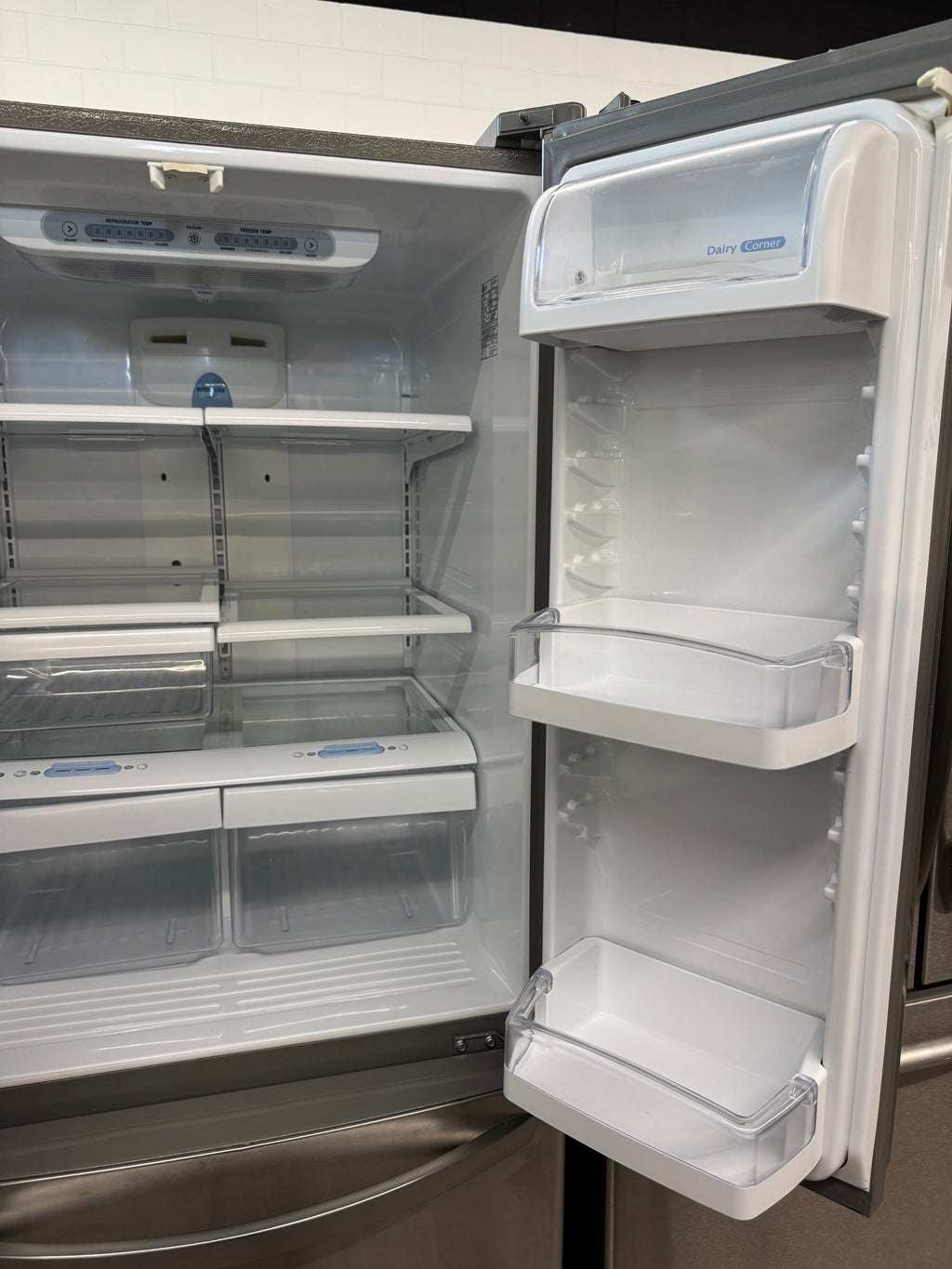 LG 30” French Door Refrigerator - LFC20745ST/03