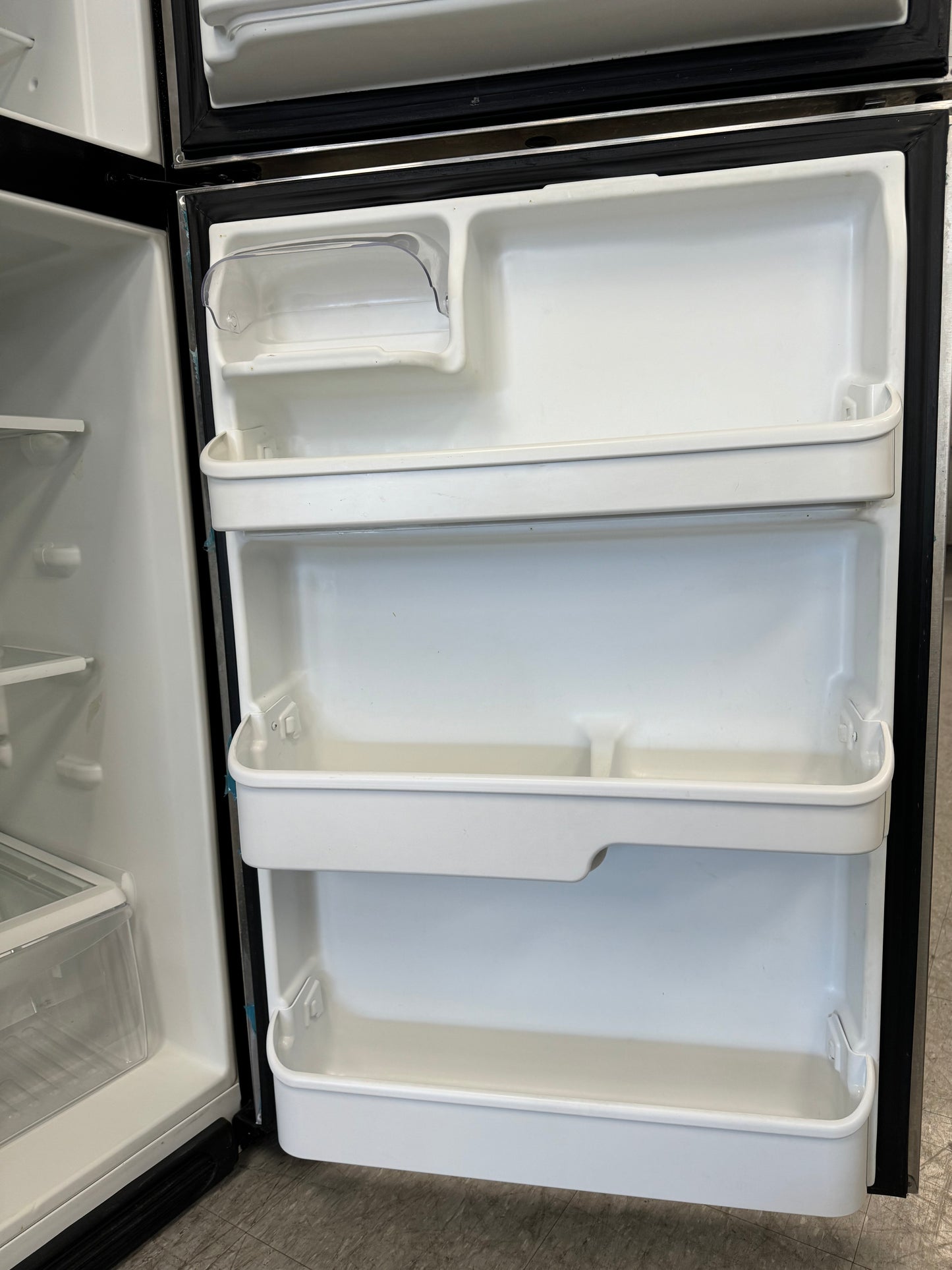 KENMORE 30” TOP FREEZER FRIDGE - 970-420636