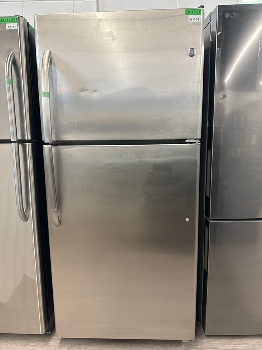 GE 30” Top-Freezer Refrigerator-GTRS0HBZARSS