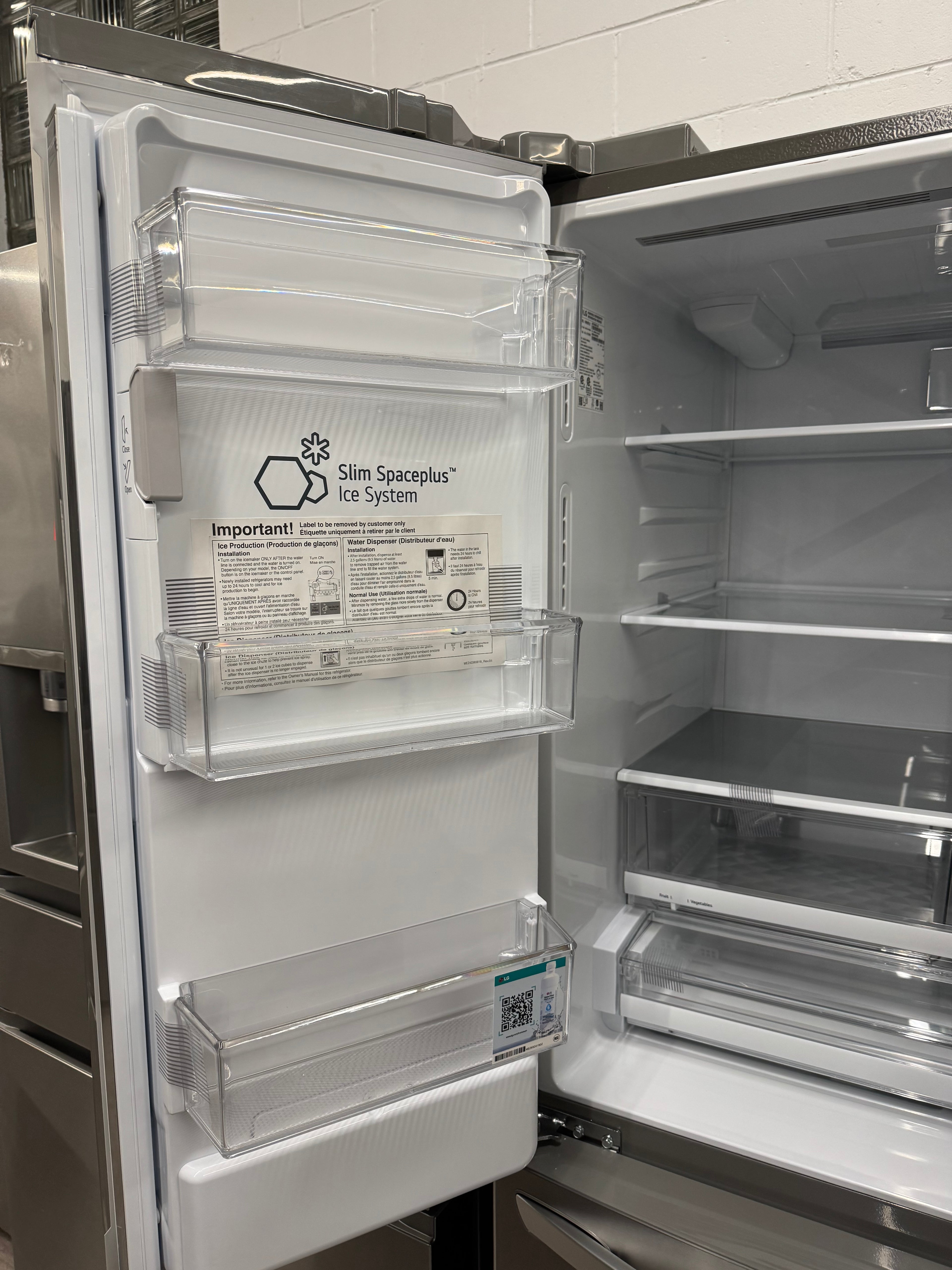 NEW - LG 36” French Door Refrigerator With Water Dispenser- LRFS28XBS (1 YEAR MANUFACTURER WARRANTY)