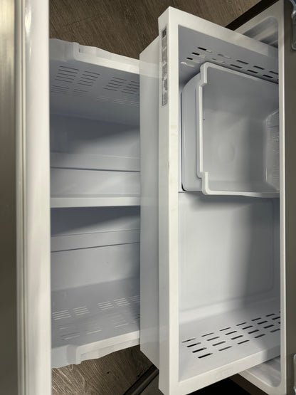 Samsung 30" French Door Fridge With Ice Maker - RF22A4221SR