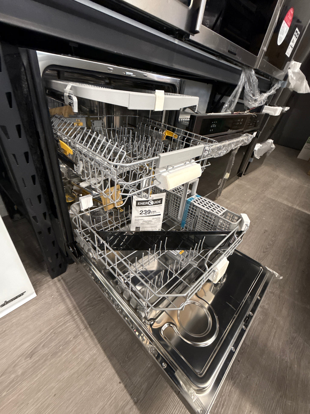 OPEN-BOX - Samsung 24" Dishwasher - DW80B7070AP