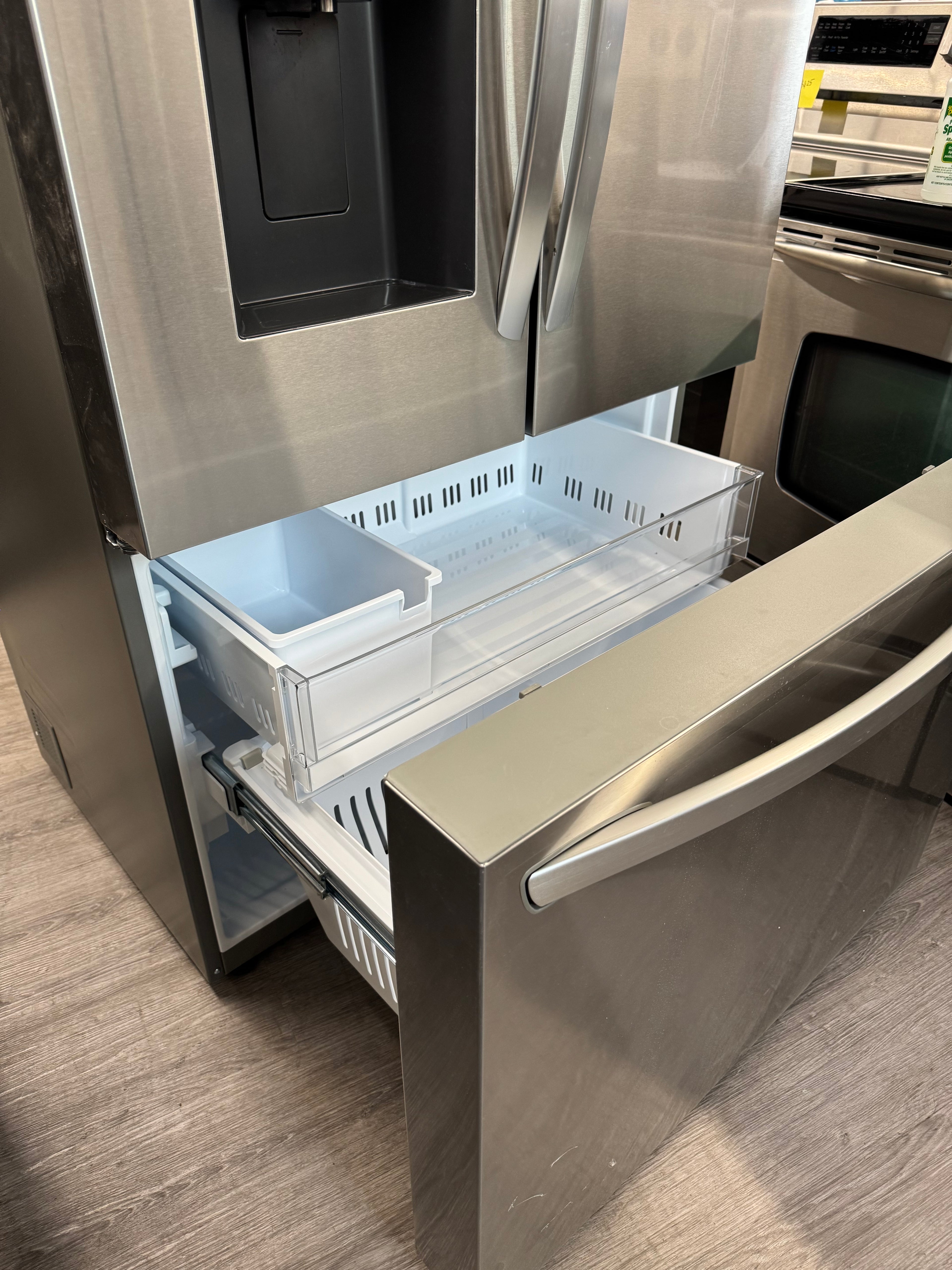 OPEN BOX - LG 36” French Door Fridge with Water & Ice Dispenser - LCFC26XSS/00