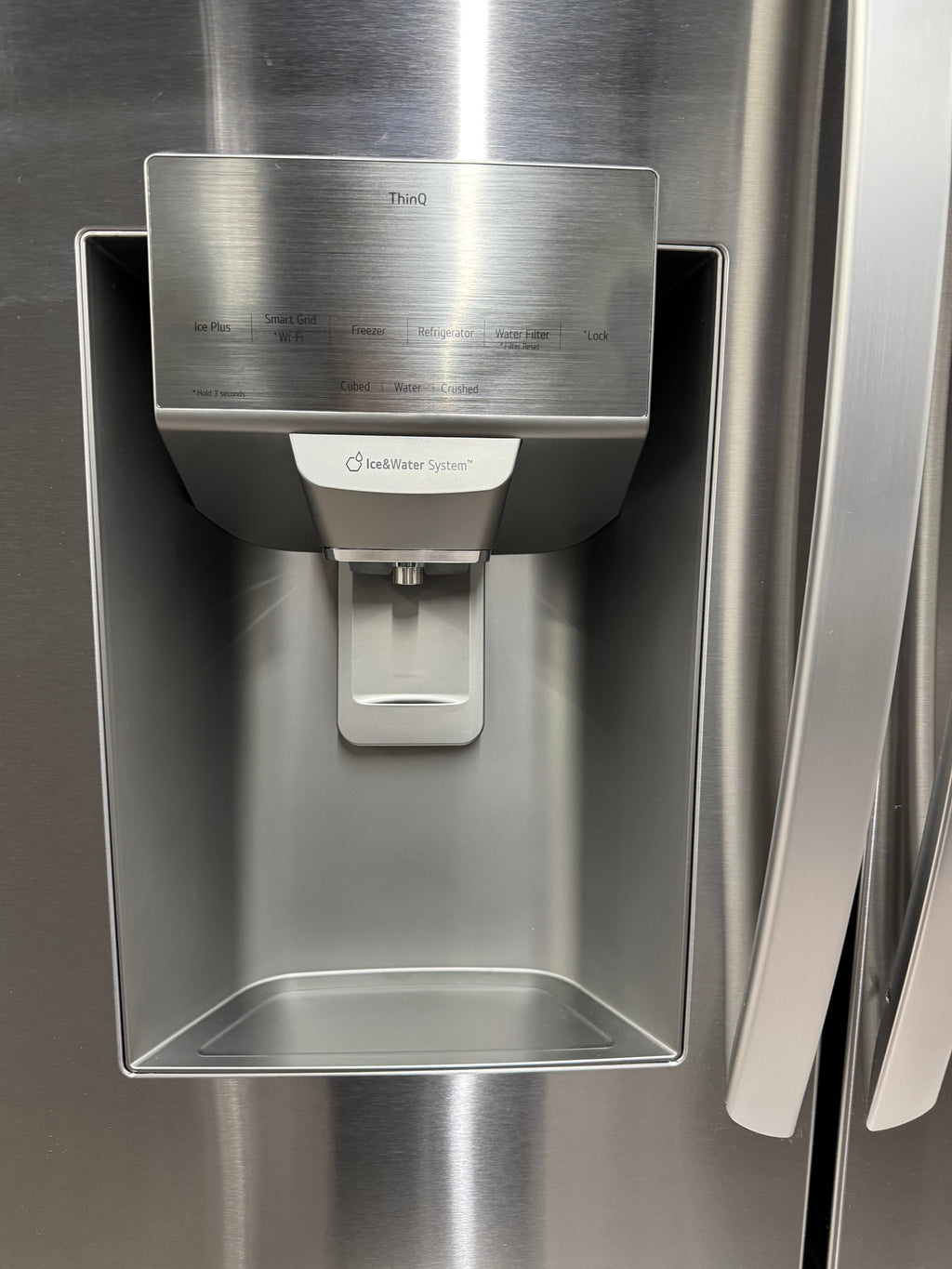 NEW - LG 36” French Door Refrigerator With Water Dispenser- LRFS28XBS (1 YEAR MANUFACTURER WARRANTY)