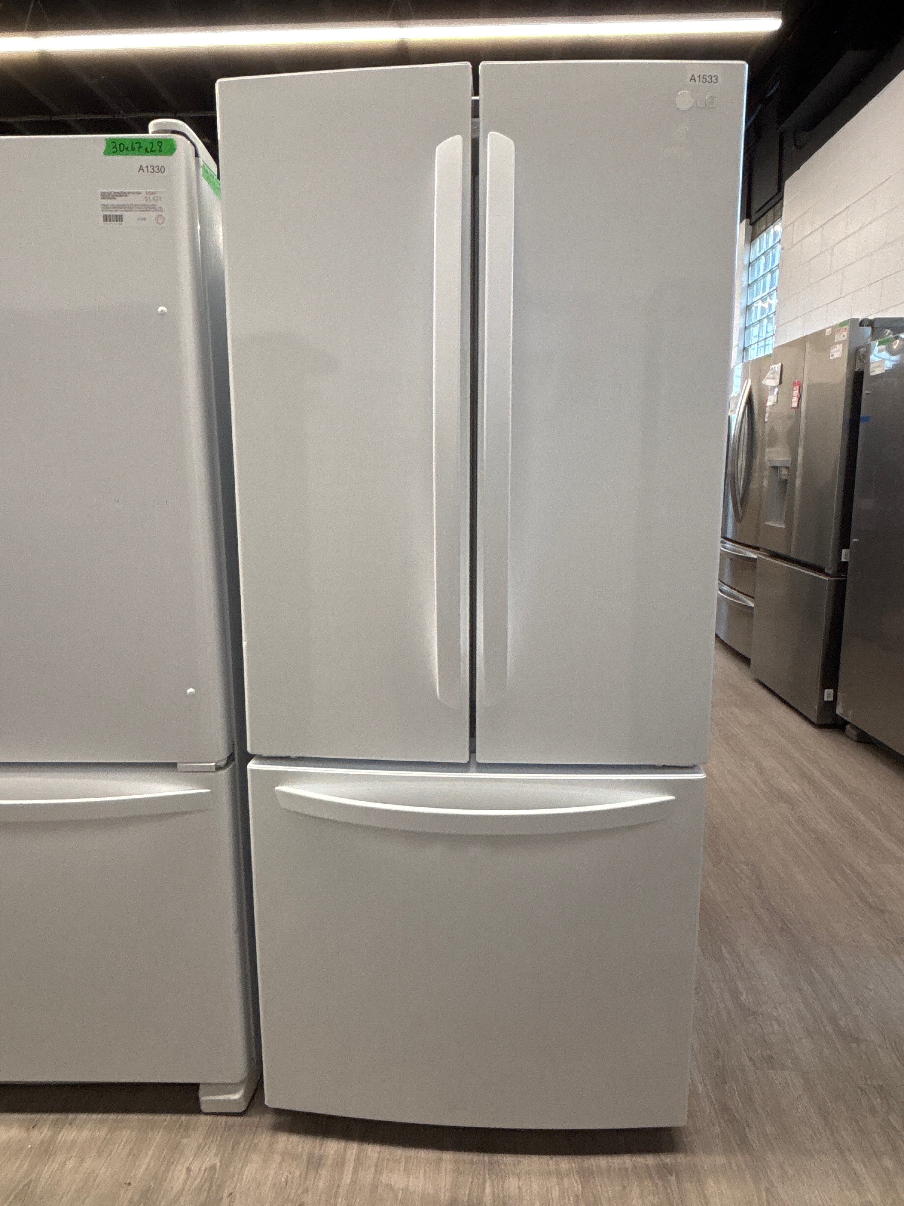 LG 30” French boor refrigerator - LFNS22520W/02