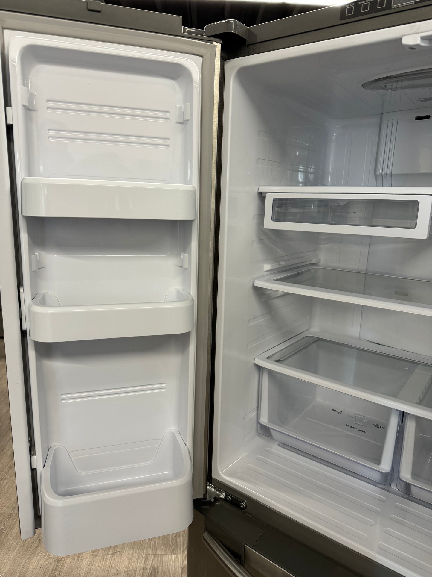 Samsung 33" French Door Fridge With Ice Maker - RF18HFENBSR