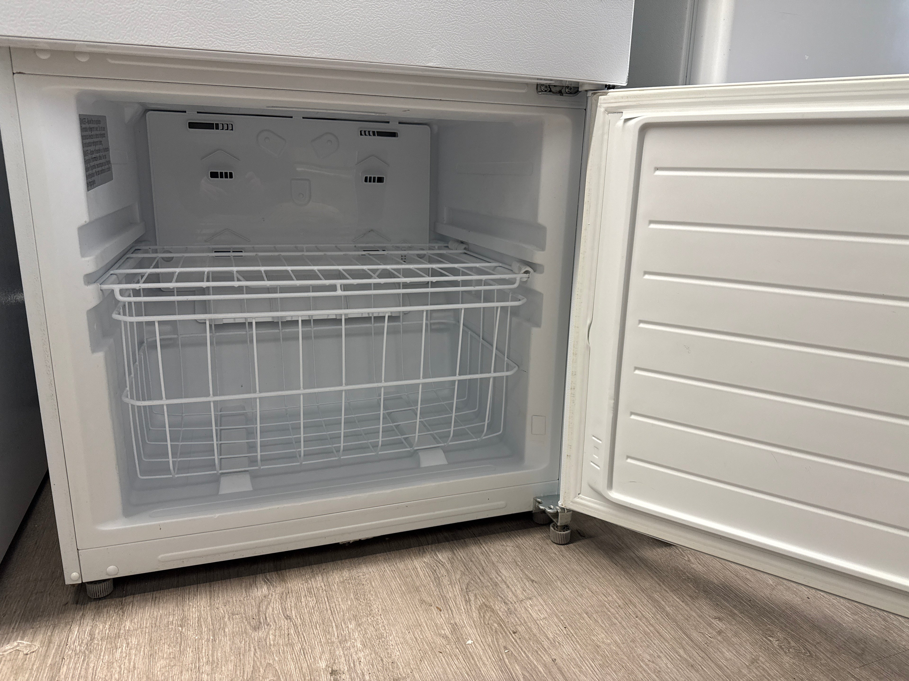 Ellipse 30" Bottom Freezer Refrigerator - ERPBM187W