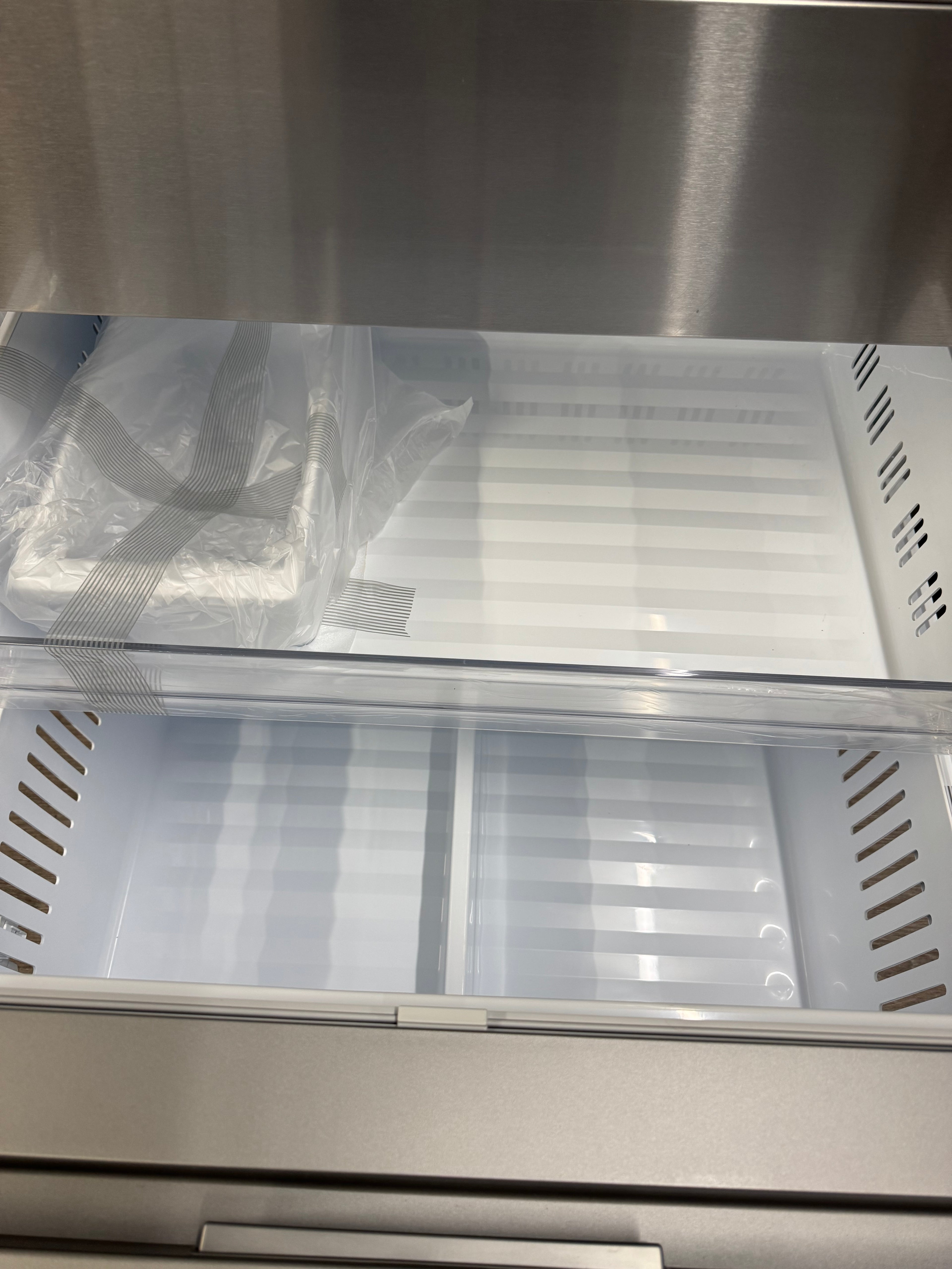 NEW - LG 36” French Door Fridge With water Dispenser - LF29S8365S (1 YEAR MANUFACTURER WARRANTY)