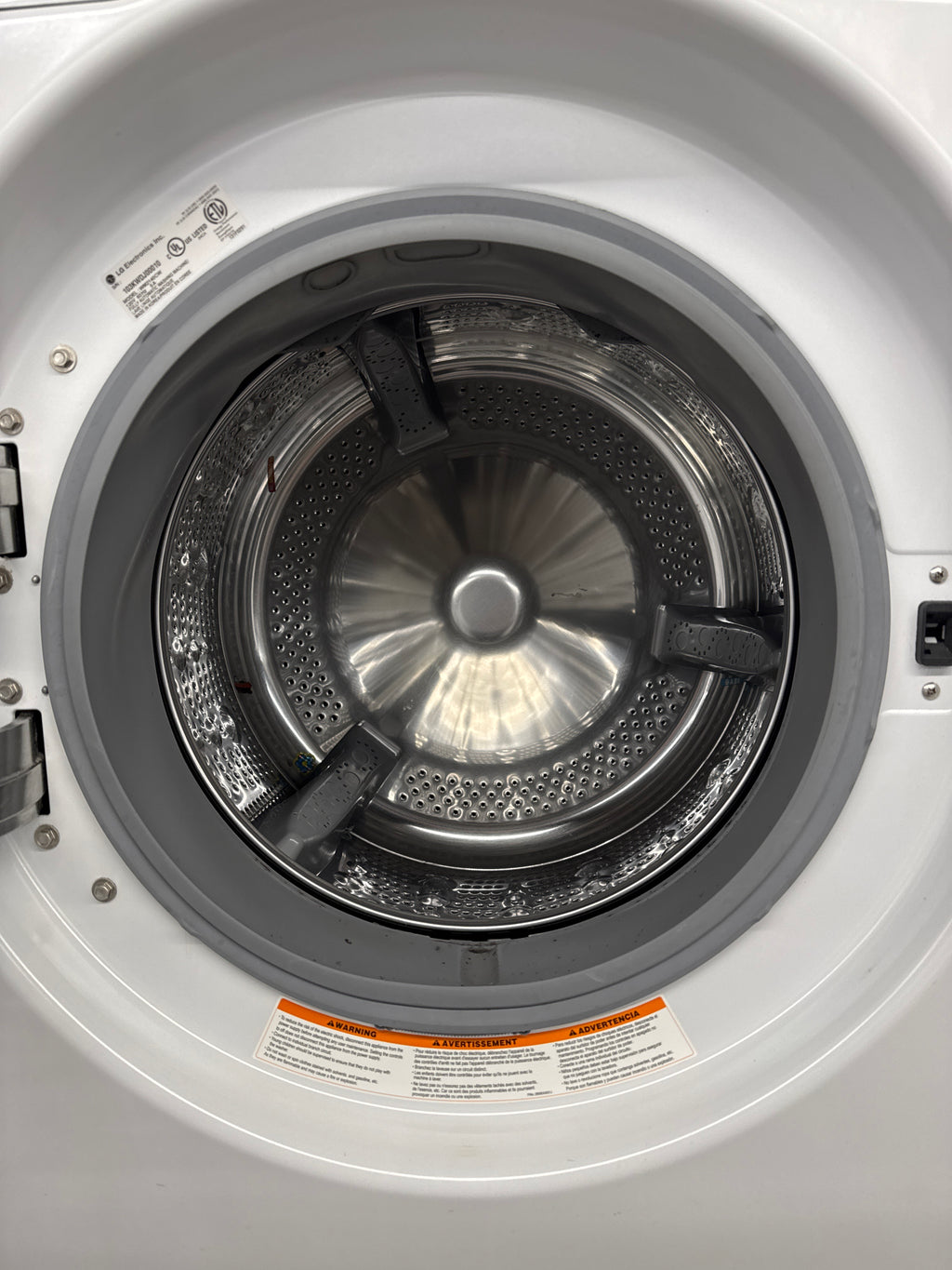 LG 27” Front Load Washer & Dryer Set (WM2140CW & DLE2140W)