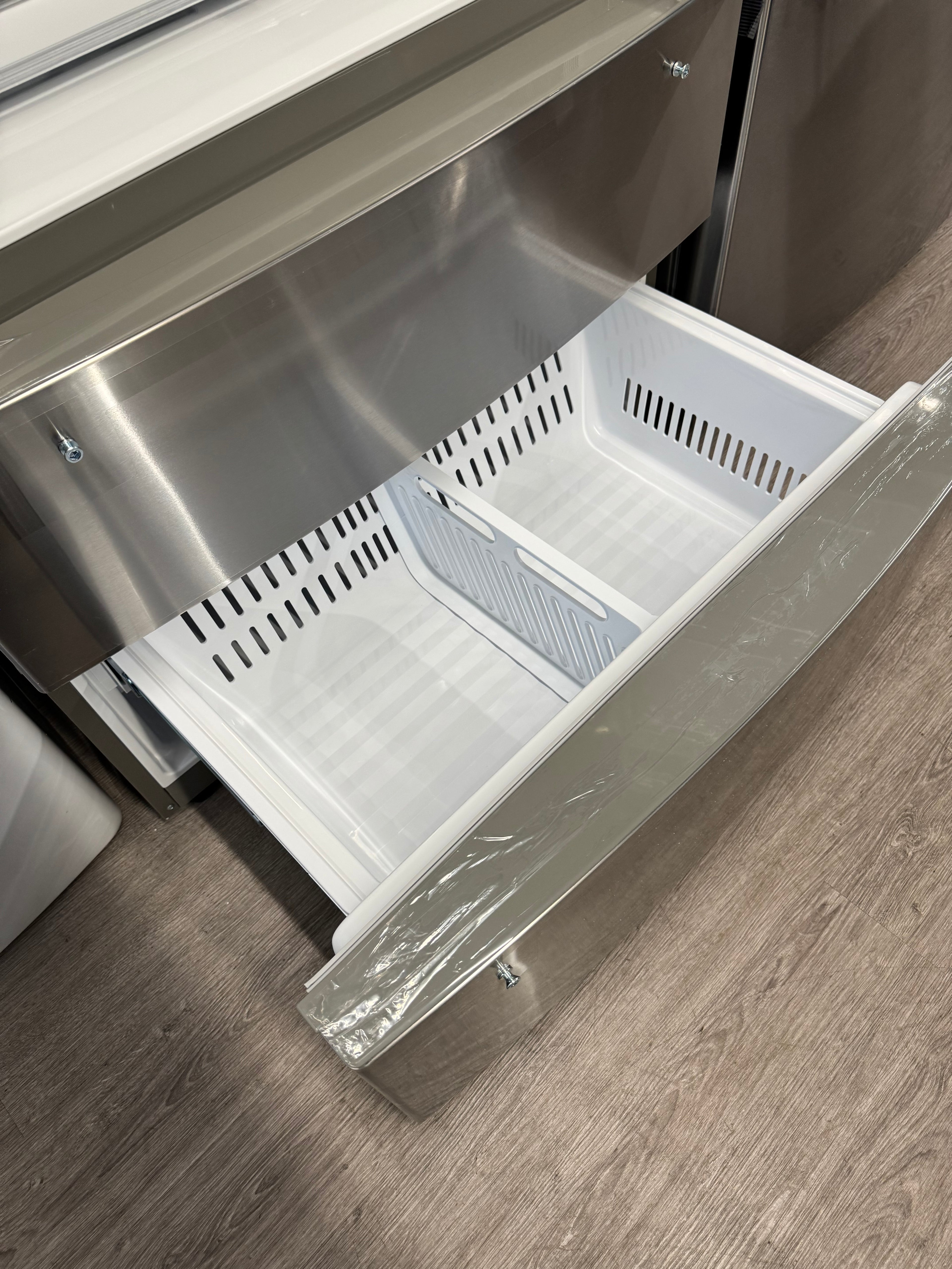 OPEN BOX - LG 36” French 4-Door Fridge with Water & Ice Dispenser- LMXS28626S/05