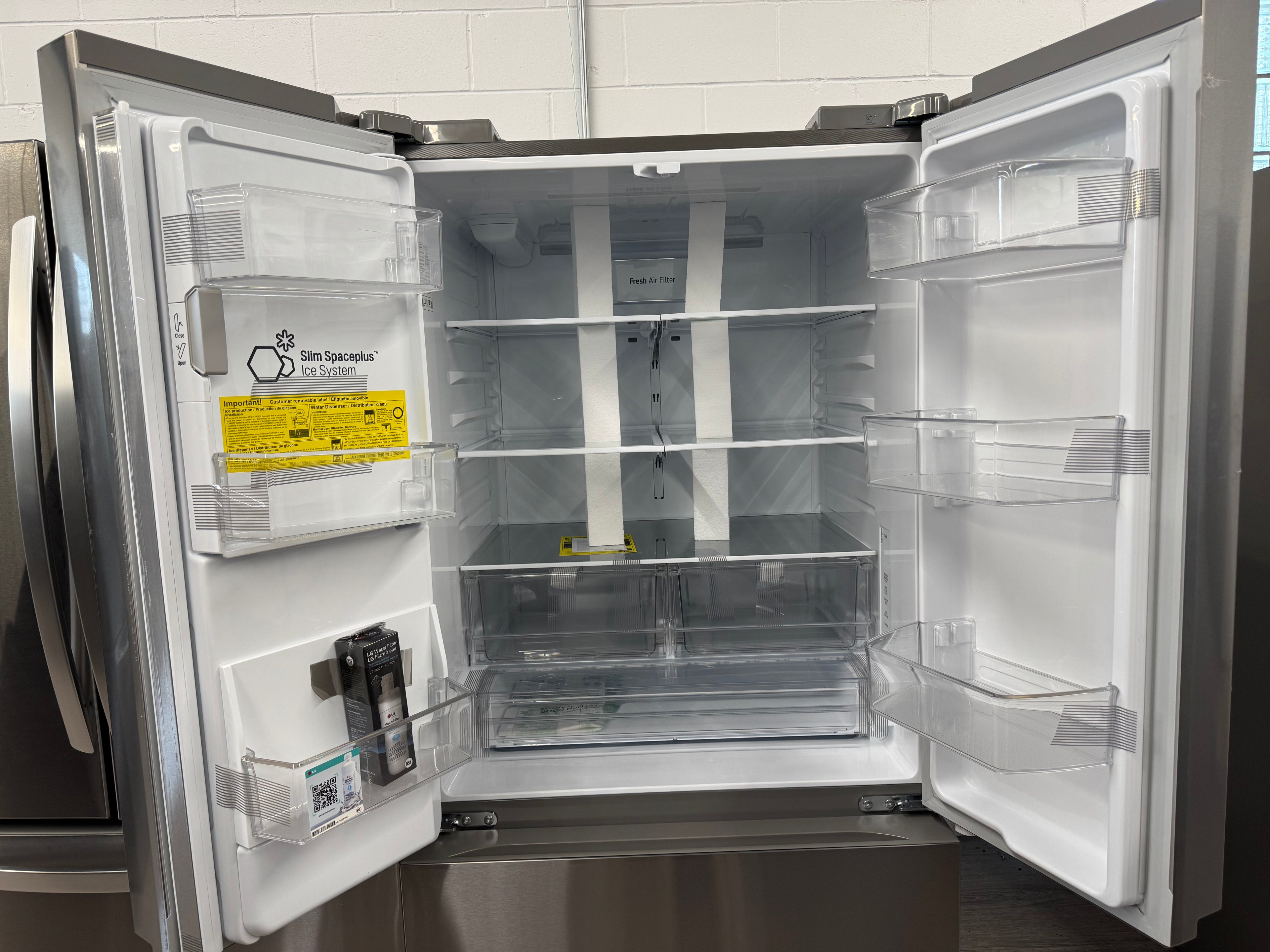 OPEN BOX - LG 33” French Door Refrigerator with Water & Ice Dispenser - LF25S6330S - 1 YEAR LG WARRANTY