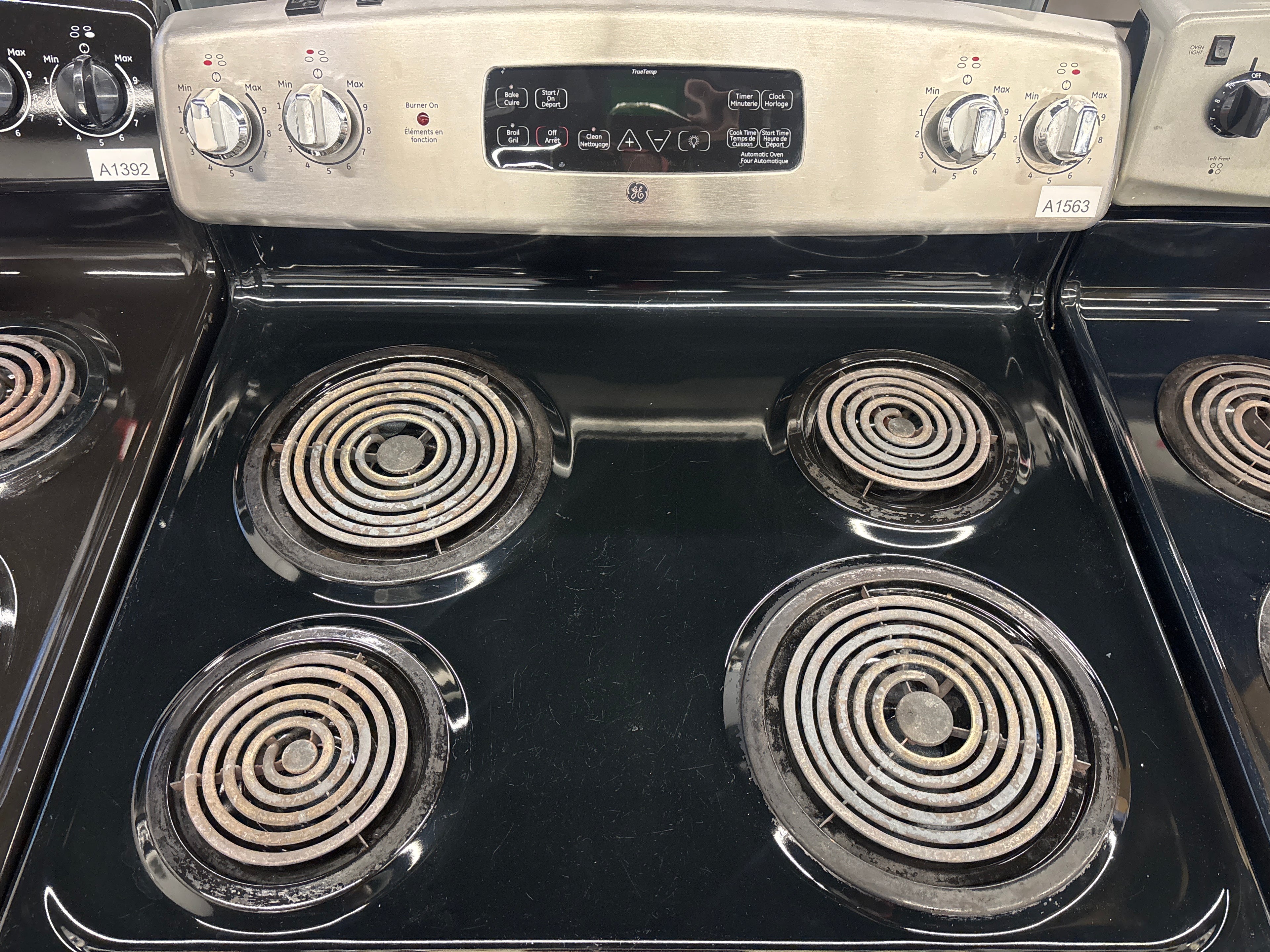 GE 30” Freestanding Coil Top Range - JCBP35S P3SS