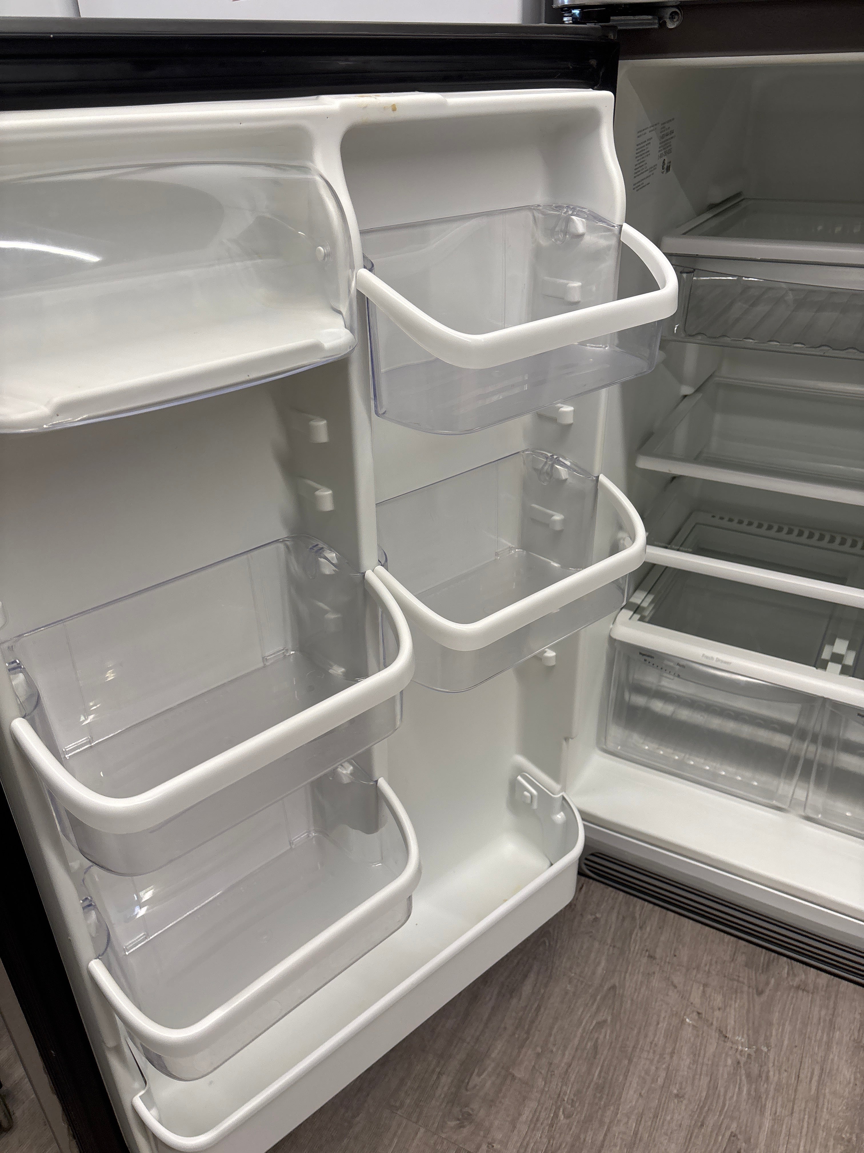FRIGIDAIRE 30” Top freezer refrigerator - FGHT1832PF4