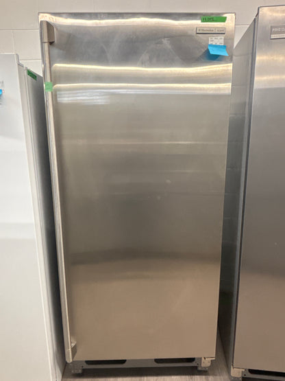 Electrolux 32" Fridge