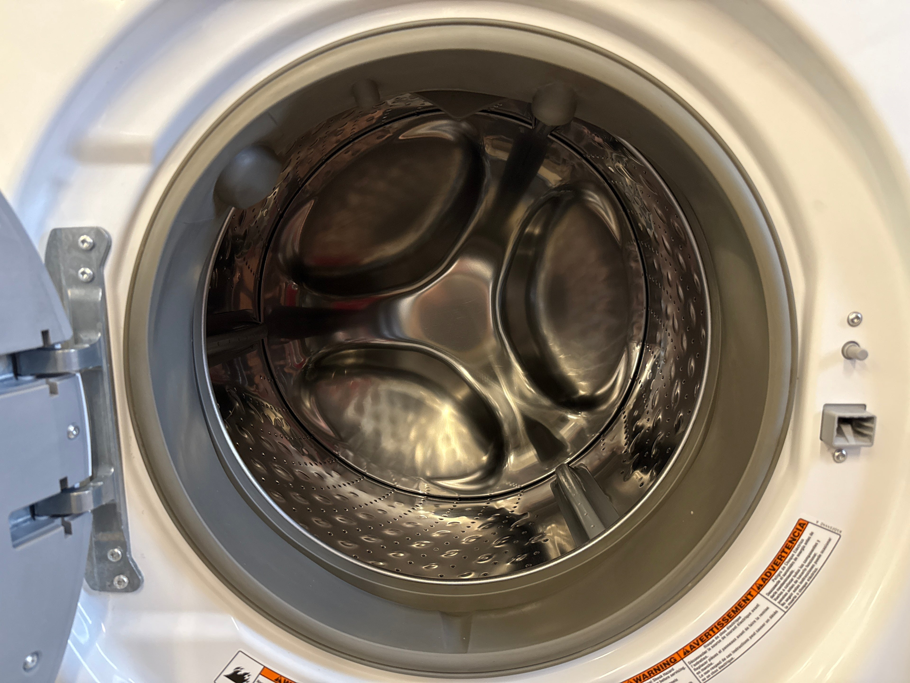 Whirlpool 27” Washer and Dryer Set (Washer-wfw72hedw0 Dryer-ywed72hedw0)