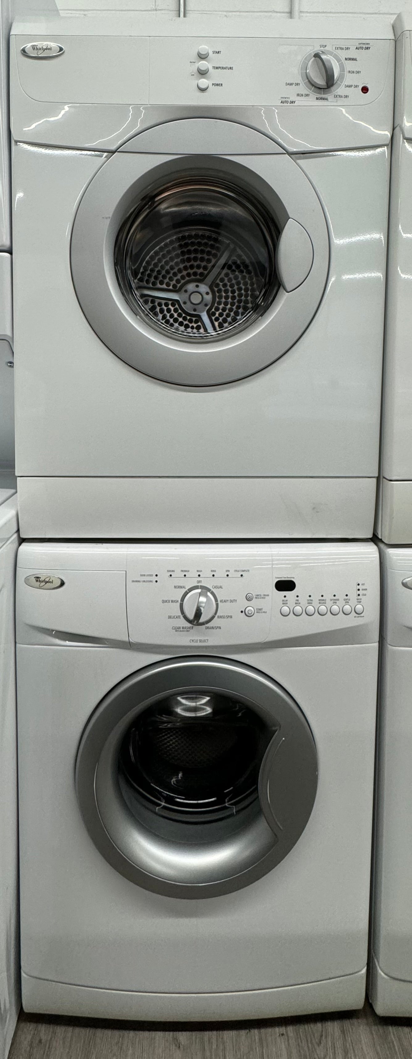 Whirlpool 24" Front Load Washer/Dryer Set V3