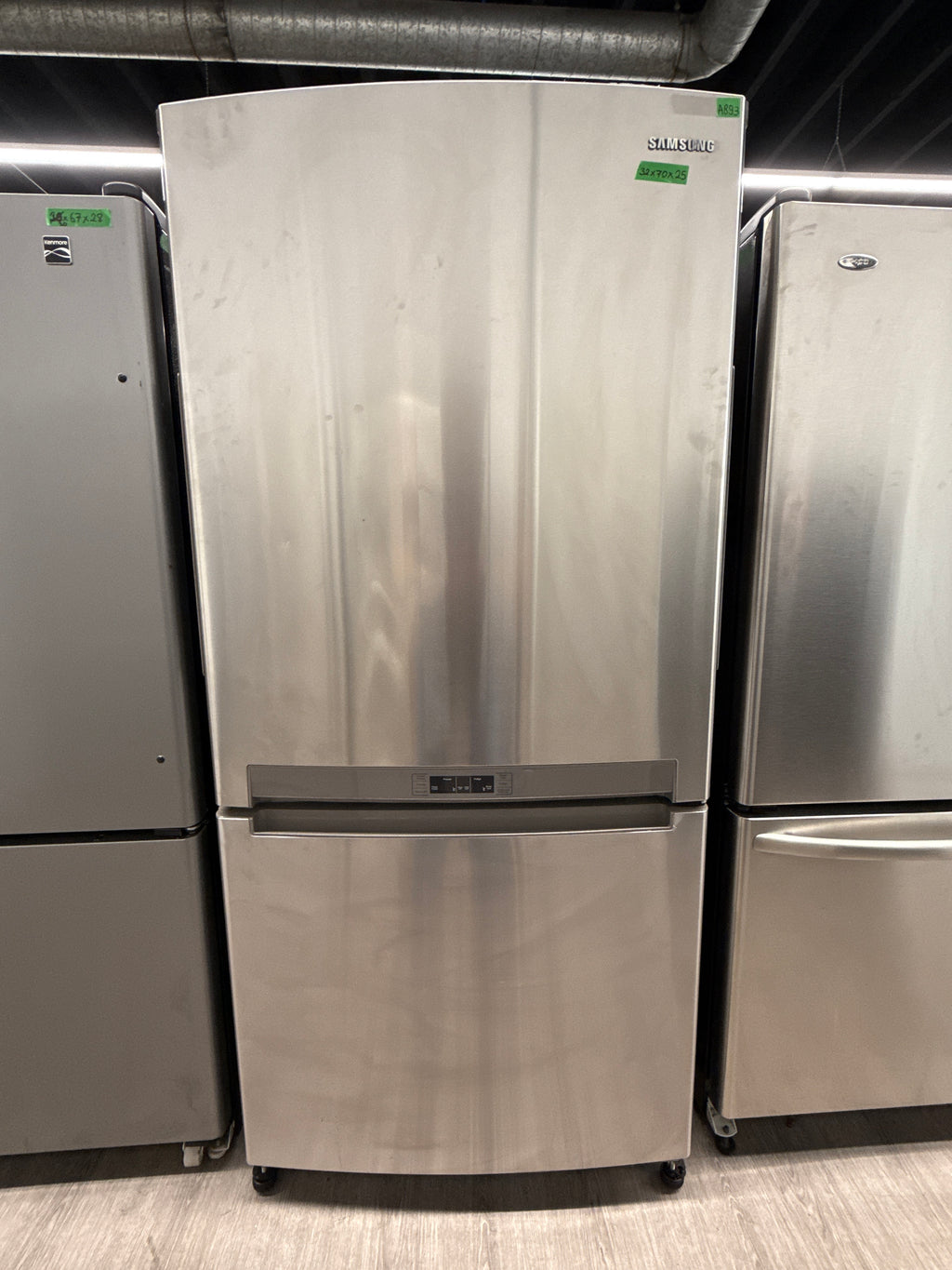 Samsung 32" Bottom-Freezer Refrigerator -RB194ACRS