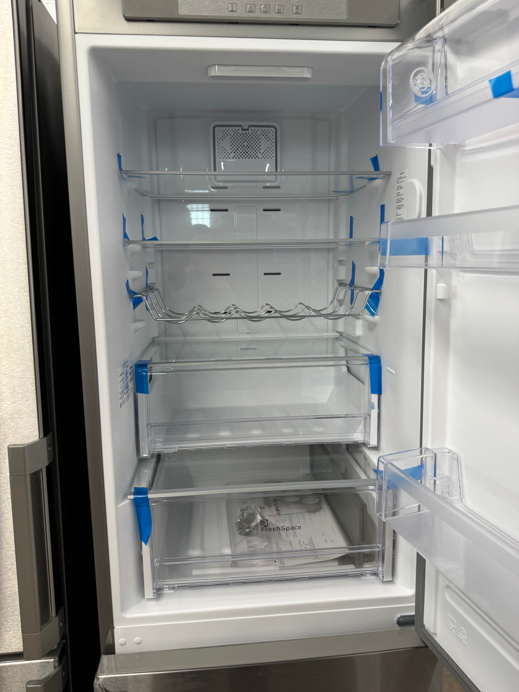 NEW - Whirlpool 24” Counter-Depth Bottom Freezer Refrigerator - URB551WNGZ