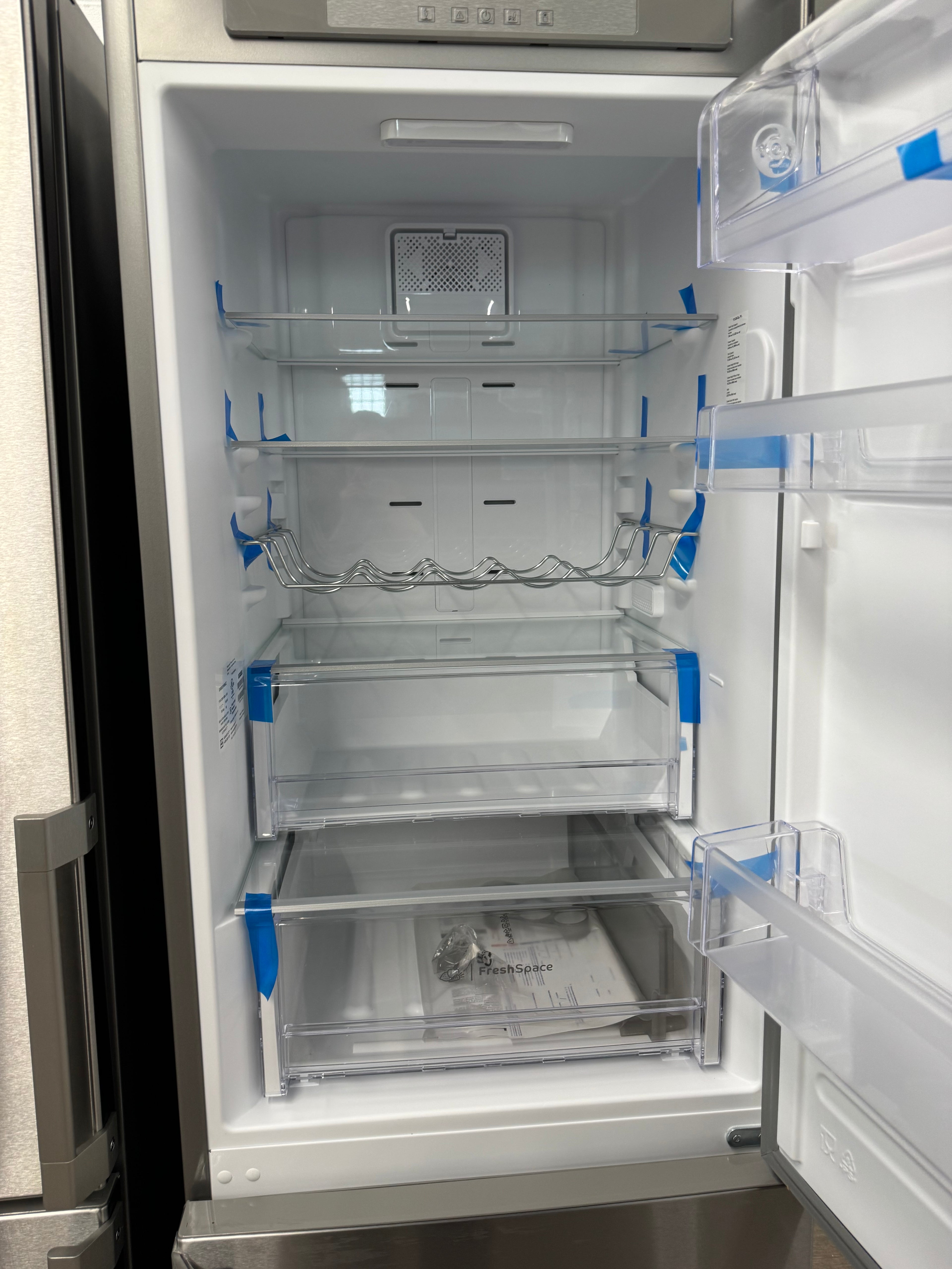 NEW - Whirlpool 24” Counter-Depth Bottom Freezer Refrigerator - URB551WNGZ