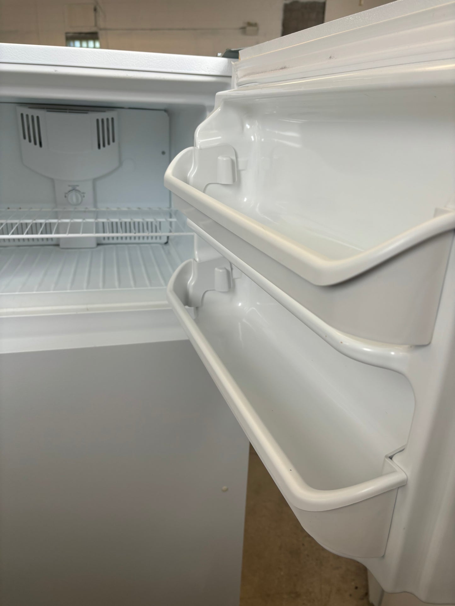 Frigidaire 28" Top Freezer  Refrigerator - FRT17G4BW9