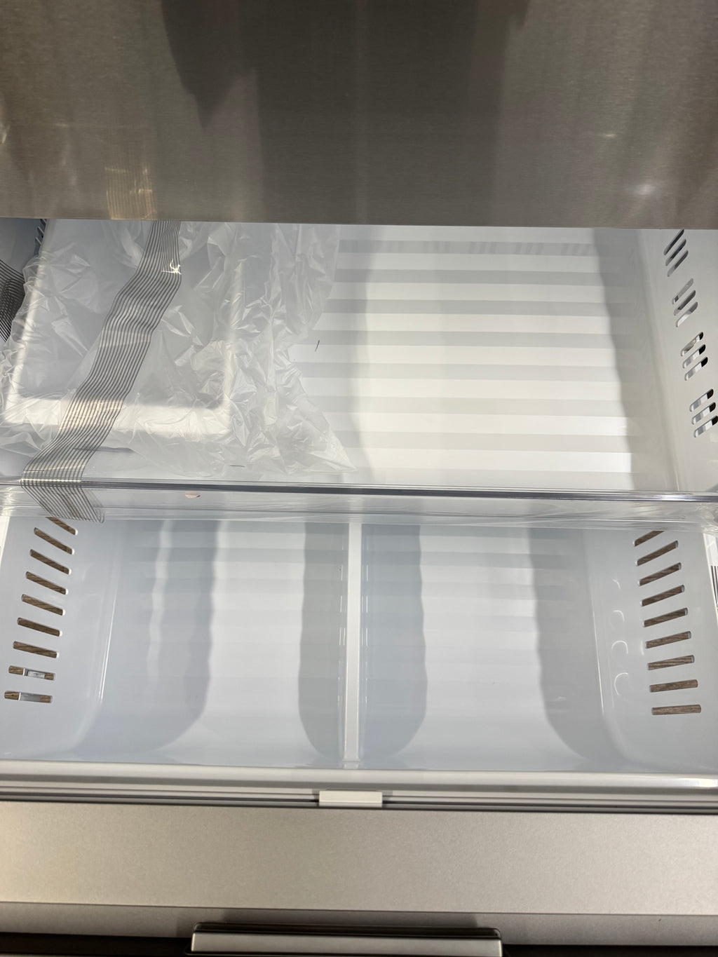 NEW - LG 36” French Door Fridge With water Dispenser - LF29S8365S (1 YEAR MANUFACTURER WARRANTY)