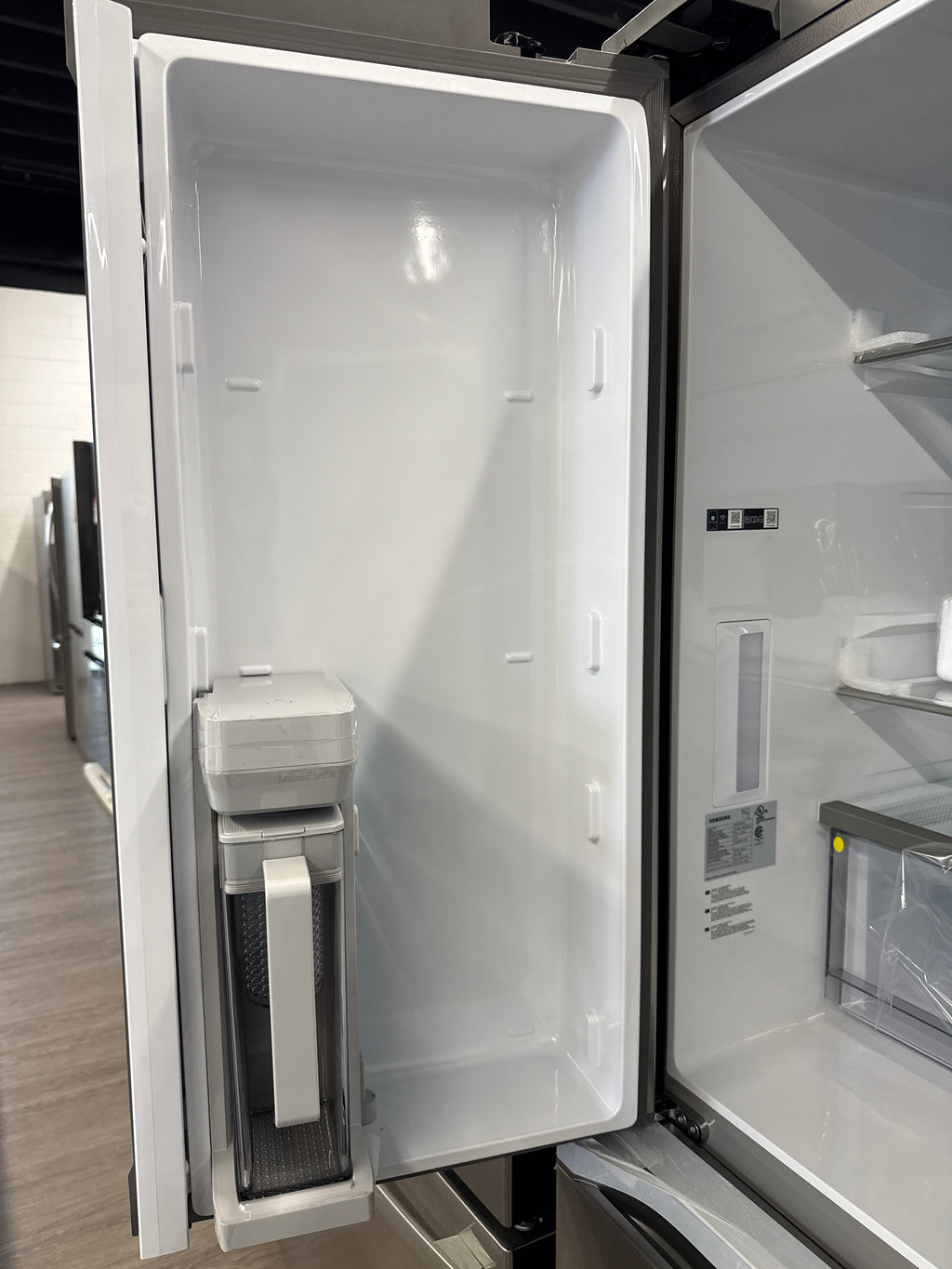 OPEN BOX- Samsung 36” Smart 4-Door French Door Refrigerator - RF29A9071SR