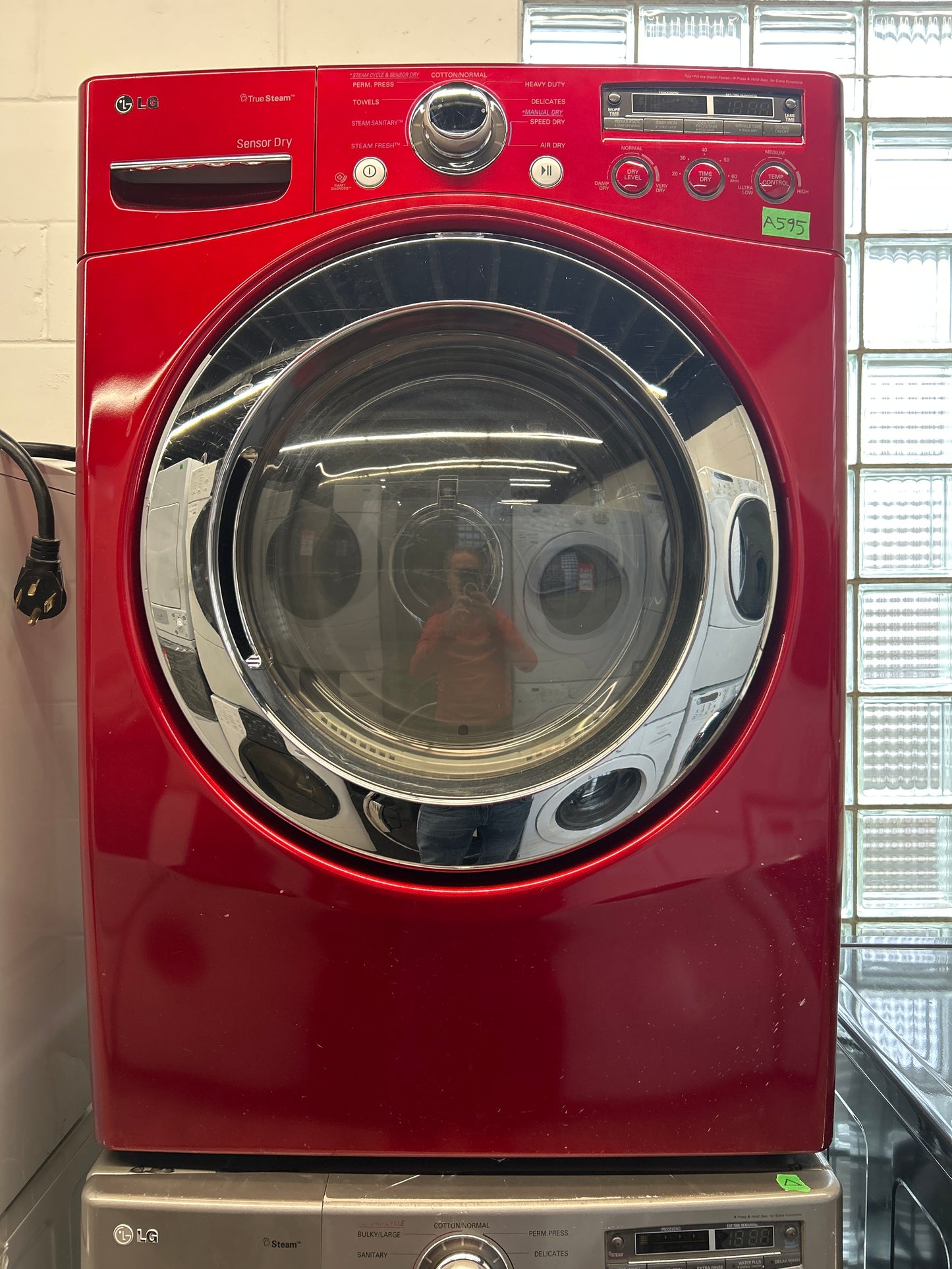 LG 27'' Front Load Dryer - DLEX2550R