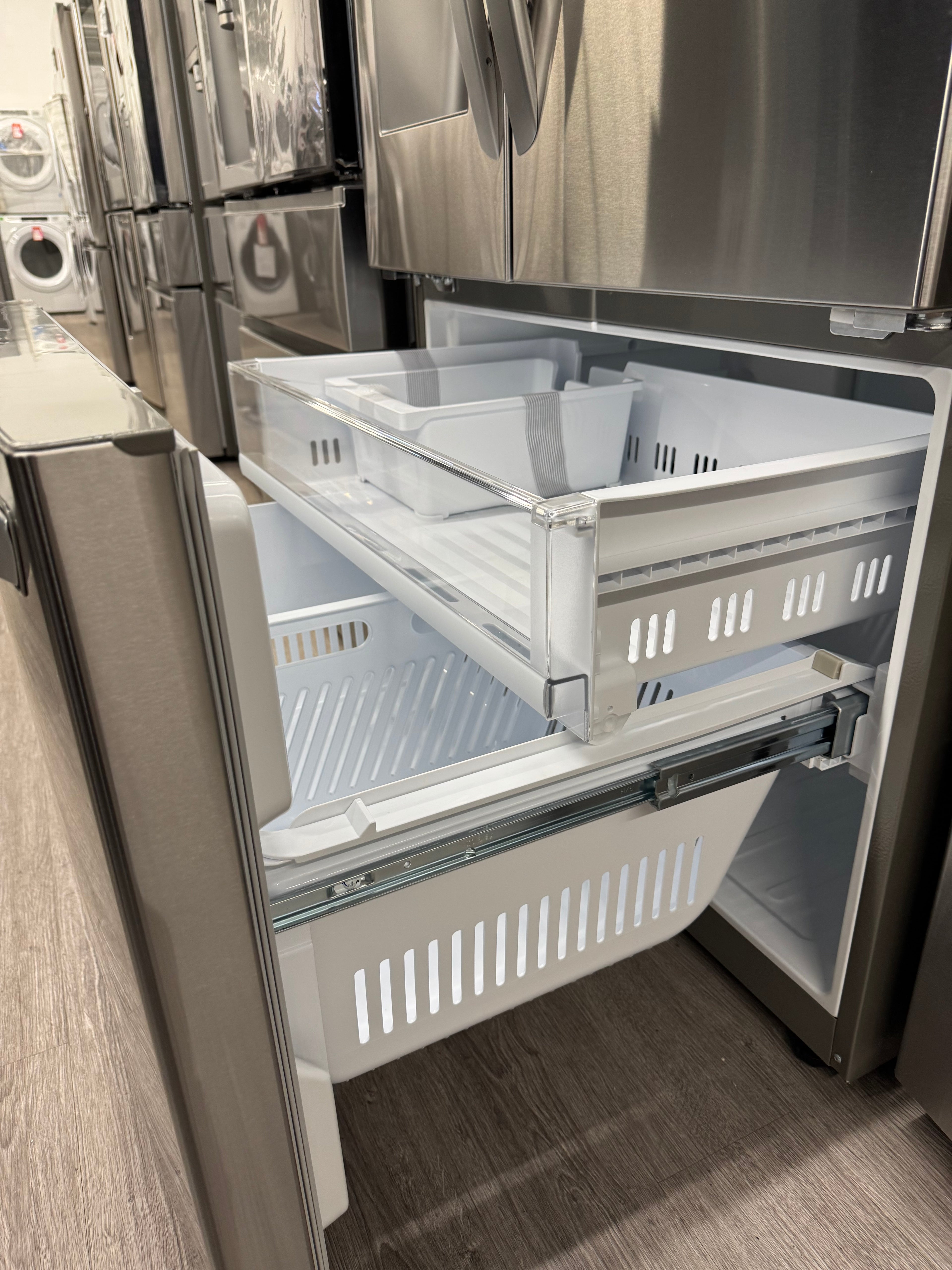 NEW - LG 36” French Door Refrigerator With Water Dispenser- LRFS28XBS (1 YEAR MANUFACTURER WARRANTY)