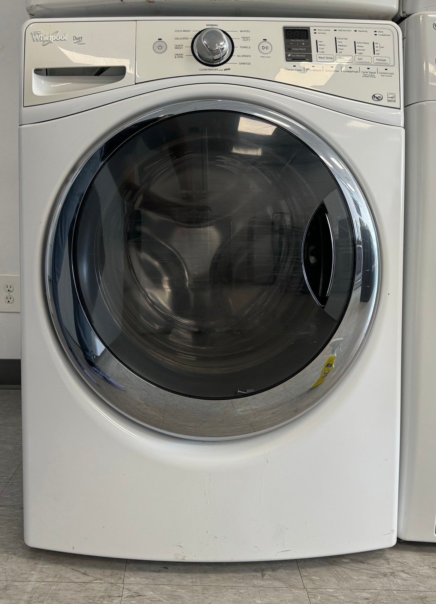 WHIRLPOOL 27” FRONT LOAD WASHER/DRYER SET W1