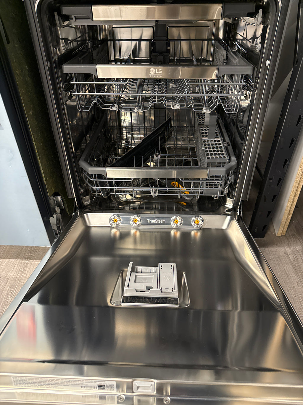 NEW - LG 24" Built-In Dishwasher - SDWB24S3 (1 YEAR MANUFACTURER WARRANTY)