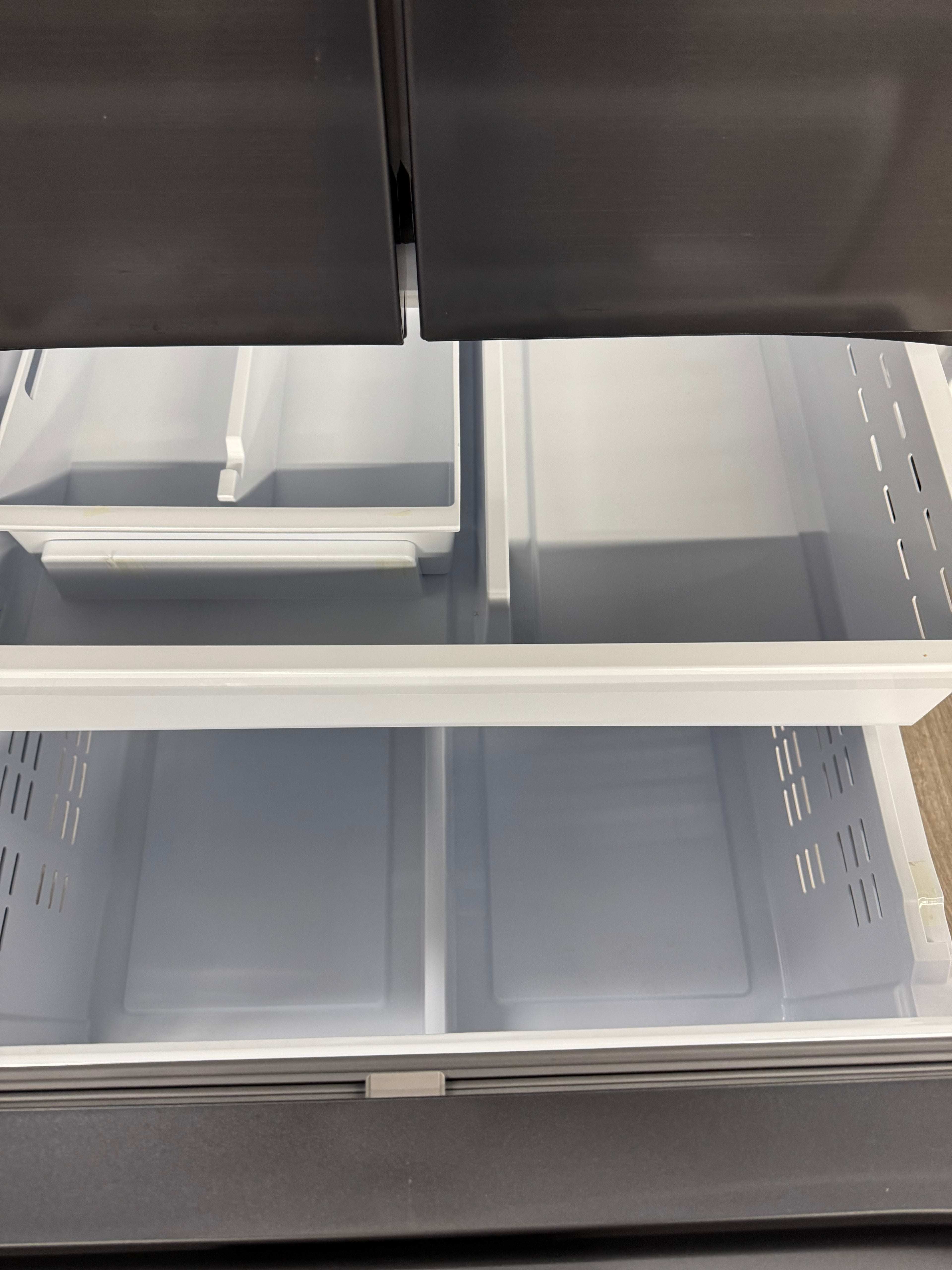 OPEN BOX - Samsung 36” French Door Fridge With Water Dispenser- RF32CG5400MT