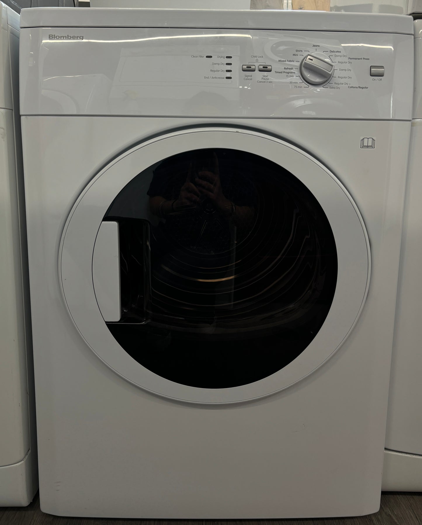 Blomberg 24” Front Load Dryer - DV17542