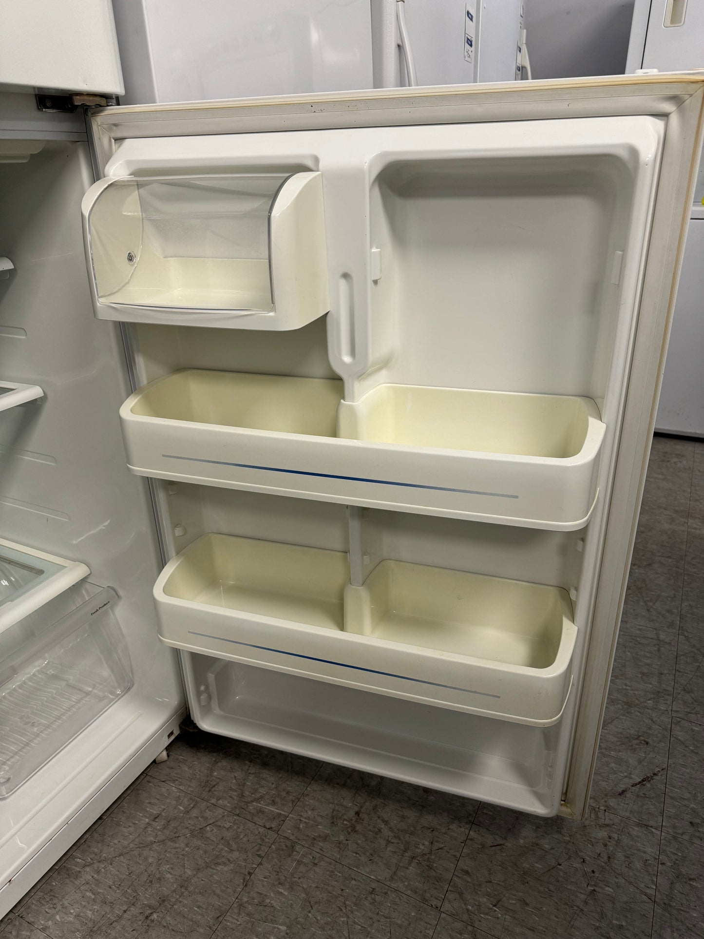 GE 30” TOP FREEZER REFRIGERATOR